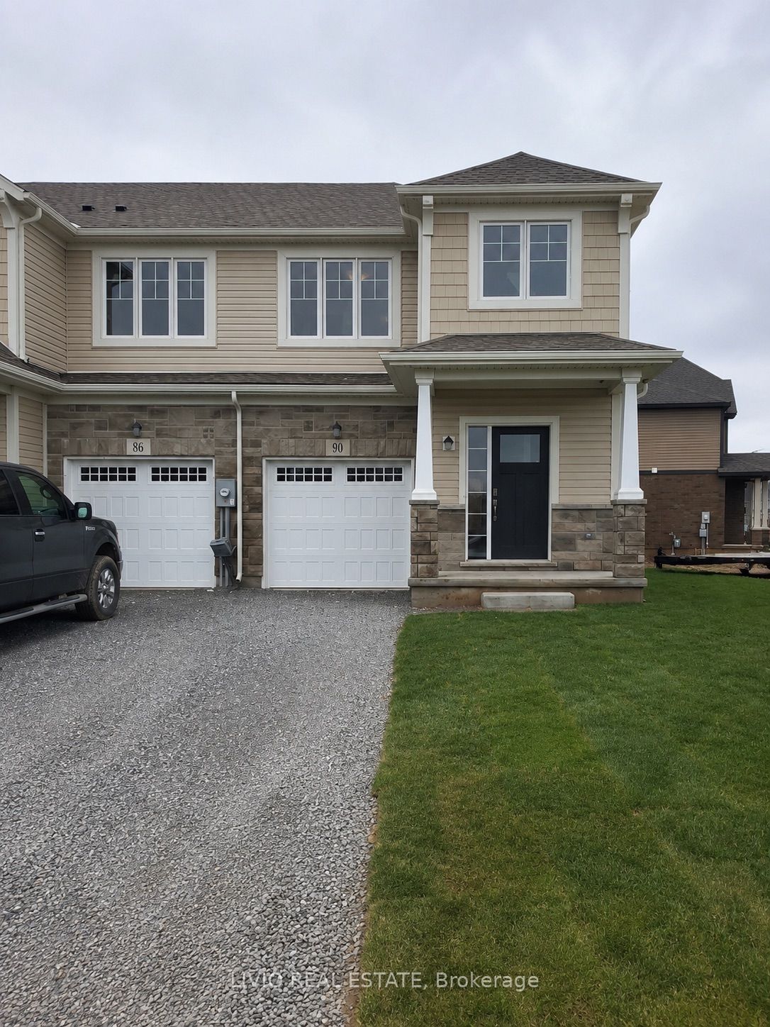 90 Alicia Crescent Property Photo 1