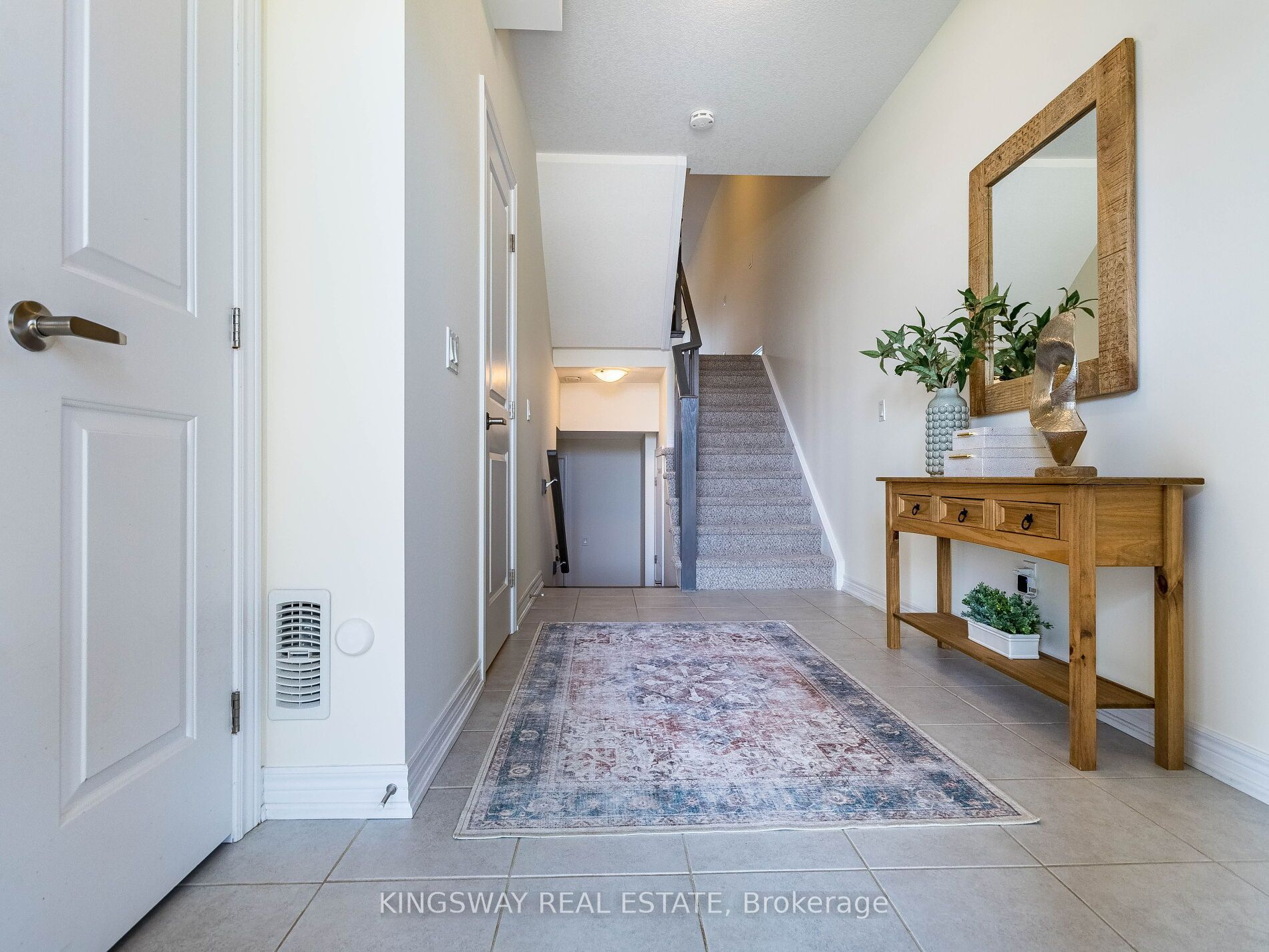 279 Skinner Road N 2 Property Photo 3