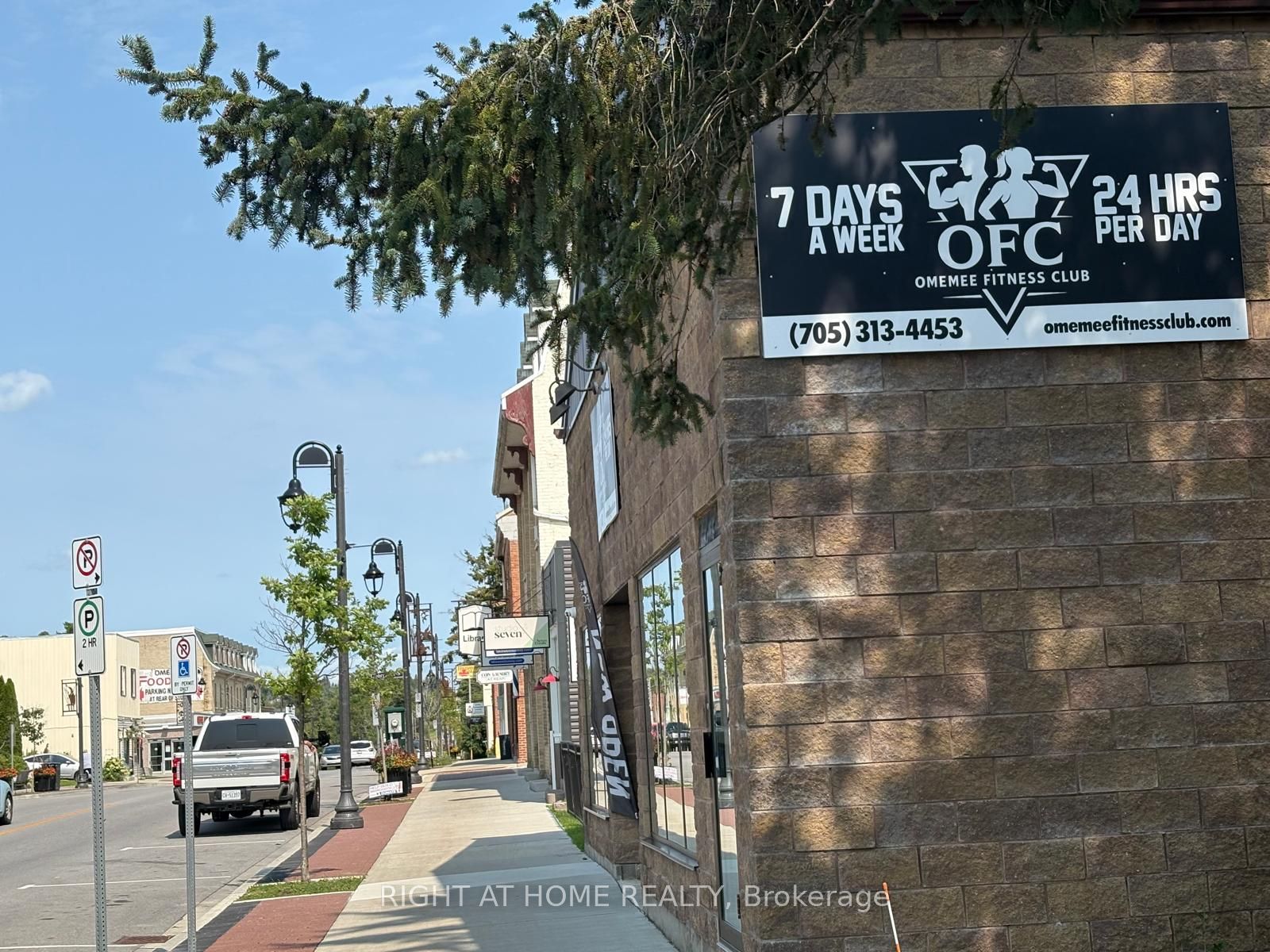 122 King Street W Property Photo 26