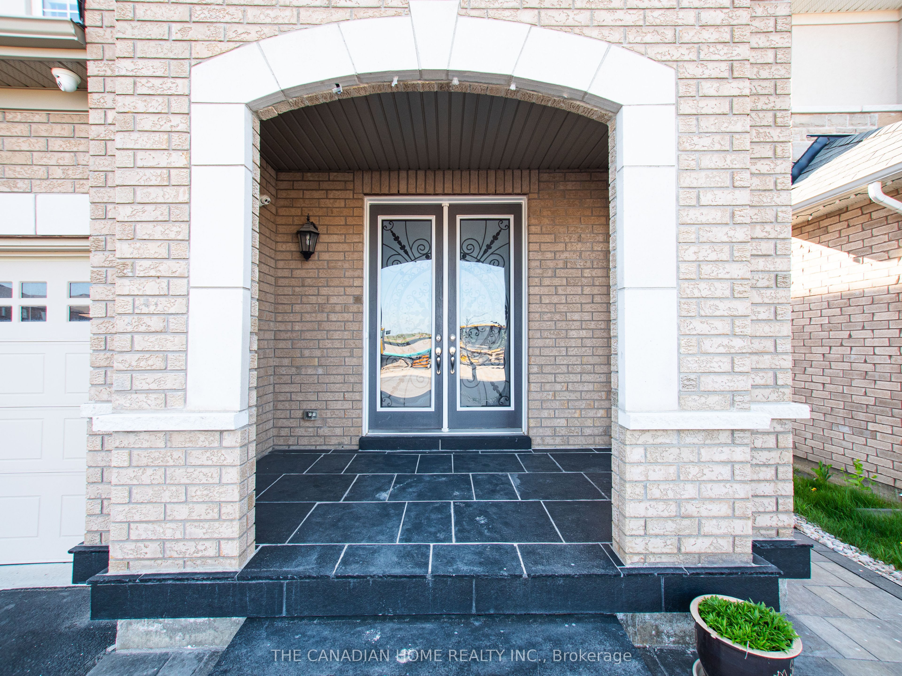 23 Chaumont Drive Property Photo 4