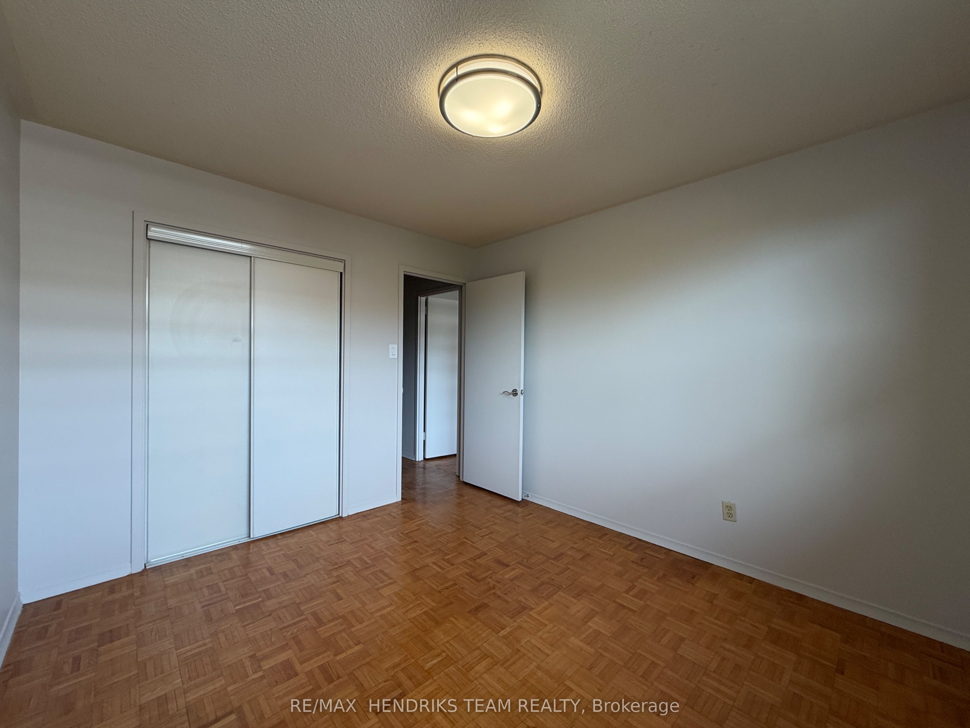 39 Leaside Drive 409 Property Photo 6