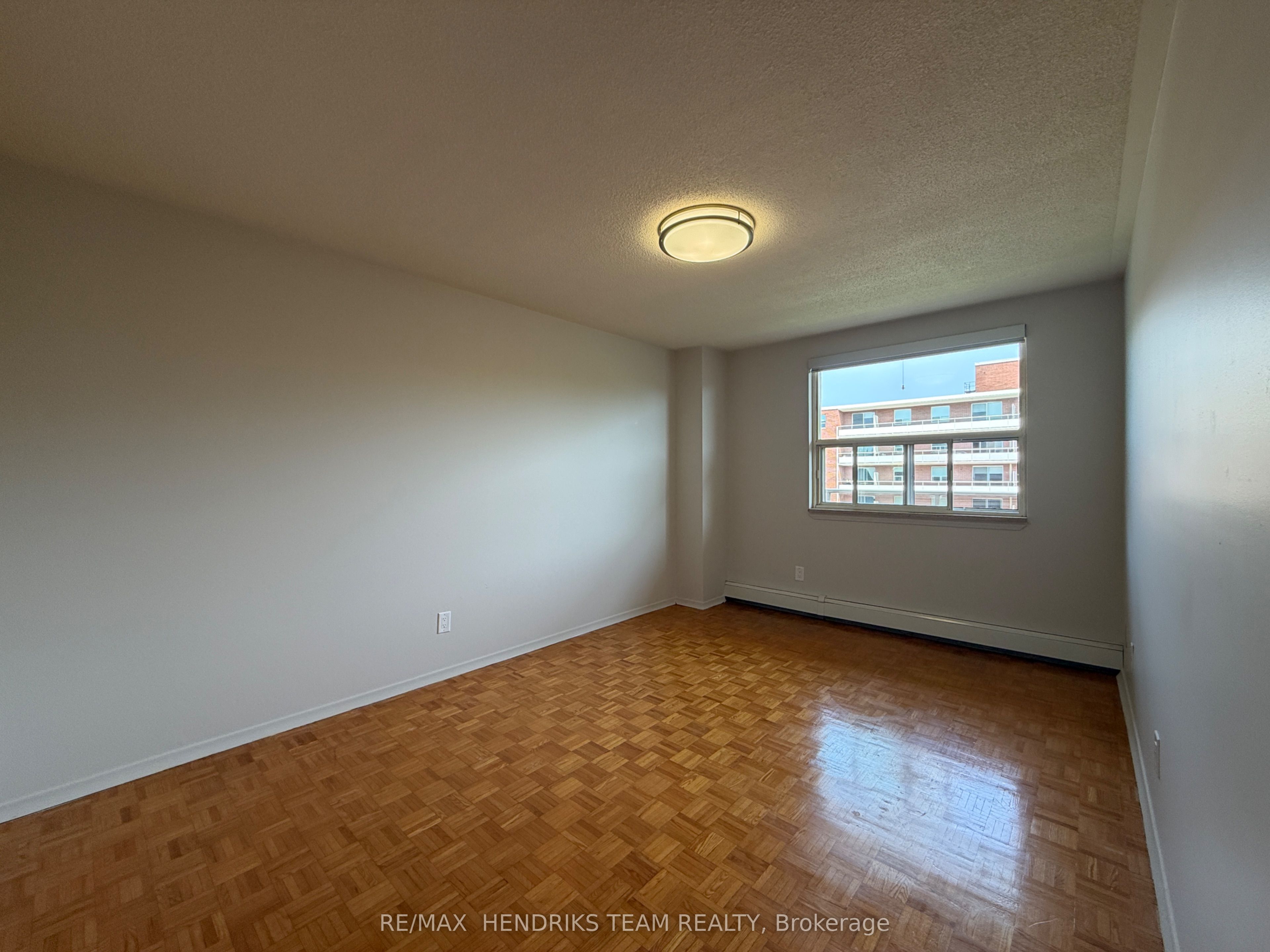 39 Leaside Drive 409 Property Photo 7