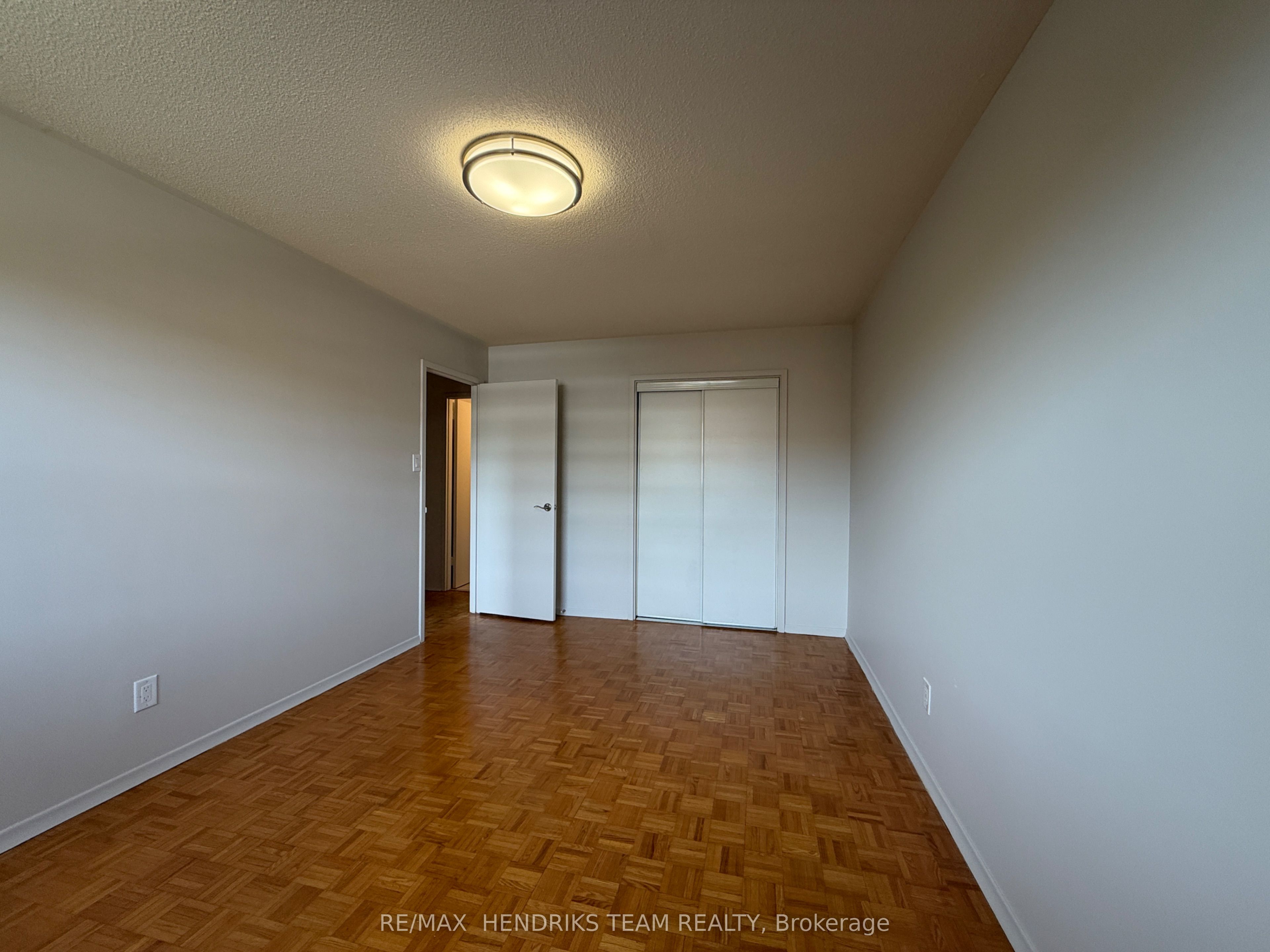 39 Leaside Drive 409 Property Photo 8