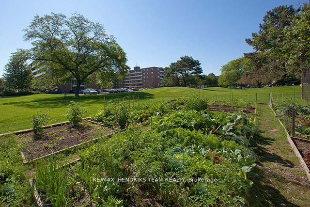 39 Leaside Drive 409 Property Photo 17