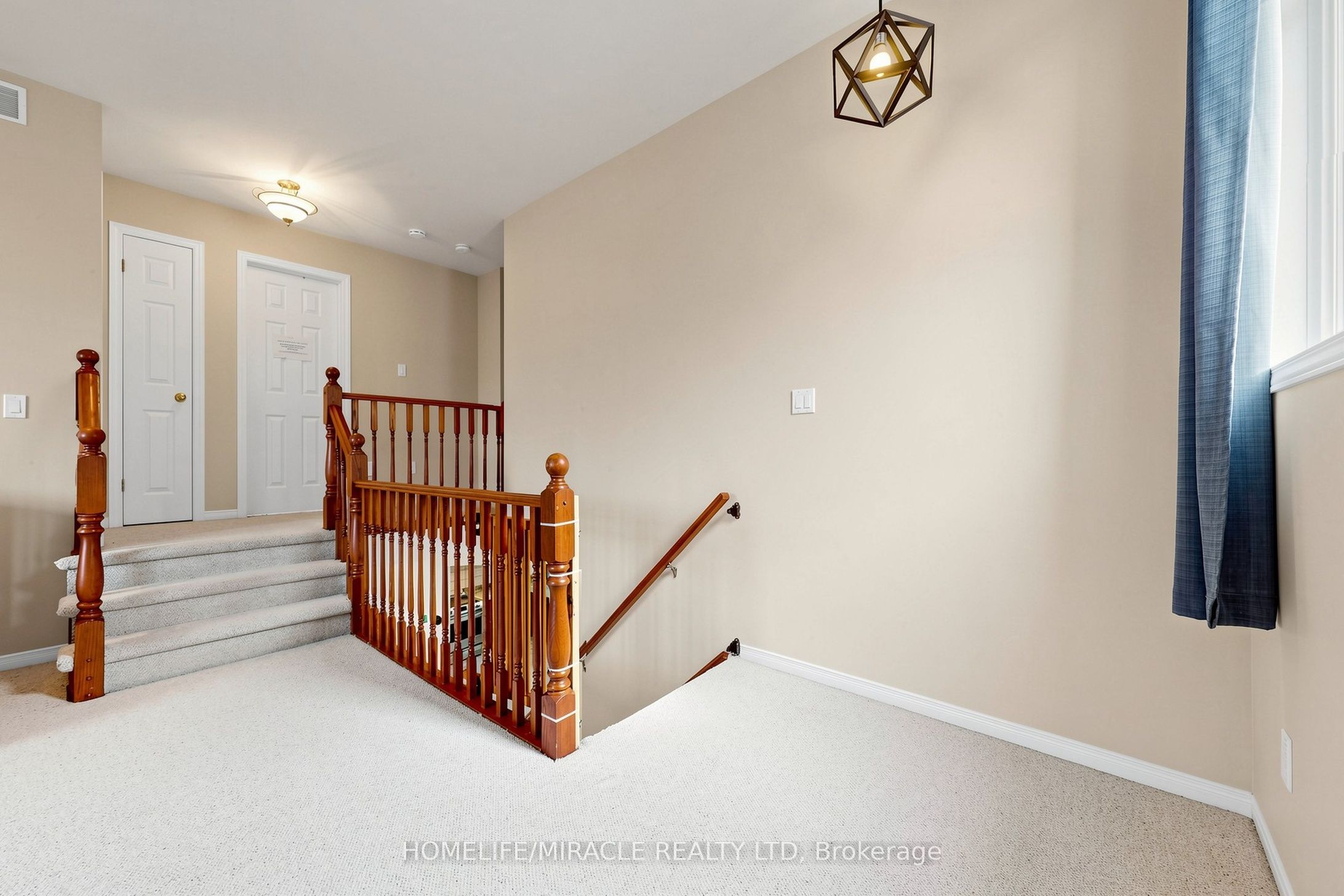 378 Mountain Laurel Crescent Property Photo 18
