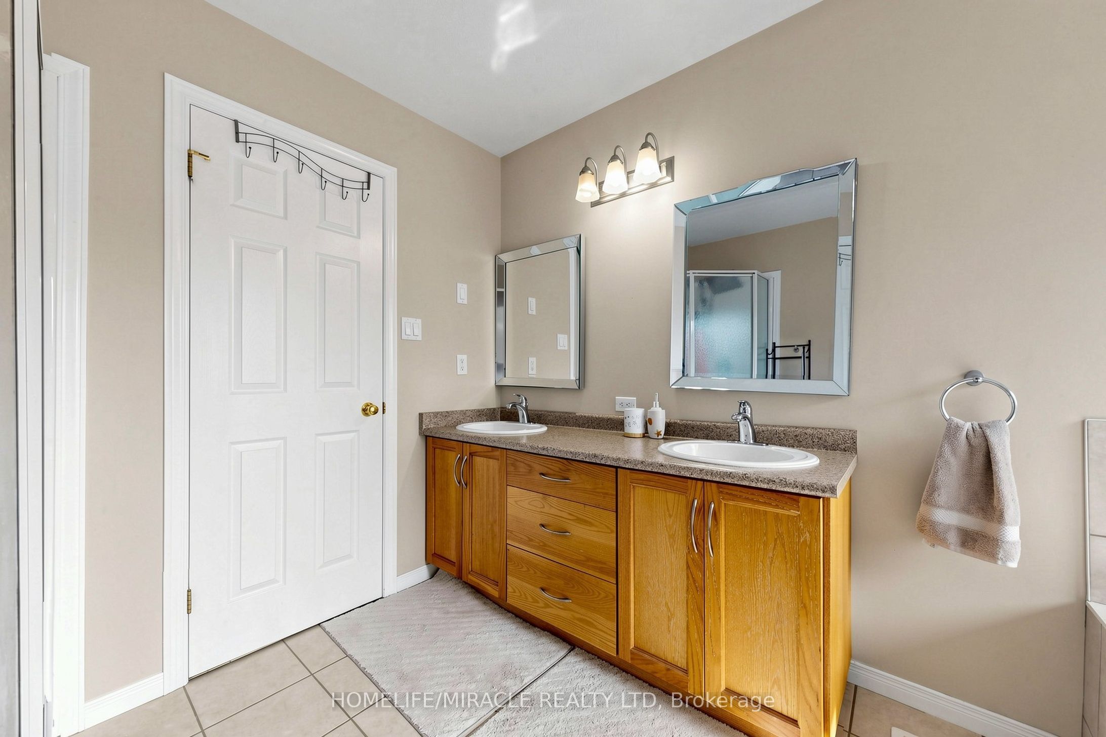 378 Mountain Laurel Crescent Property Photo 26