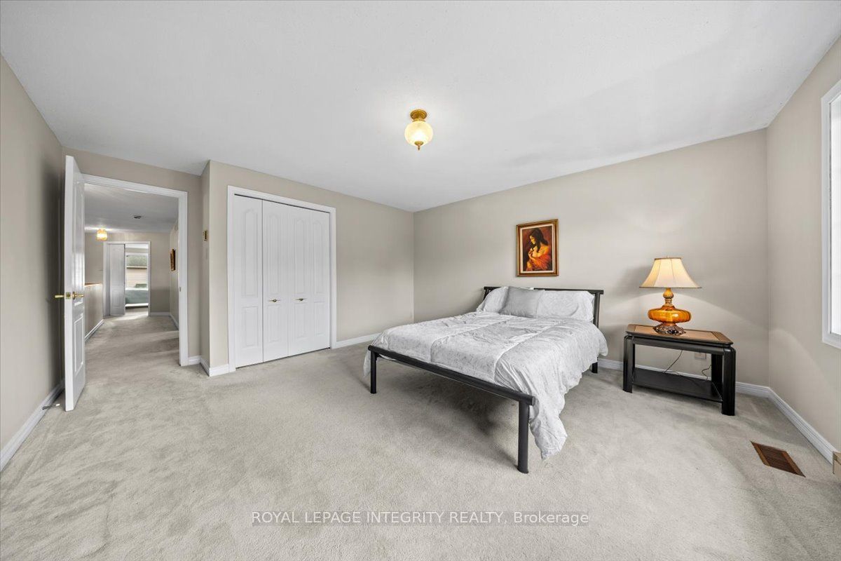 1 Strathbury Street Property Photo 25