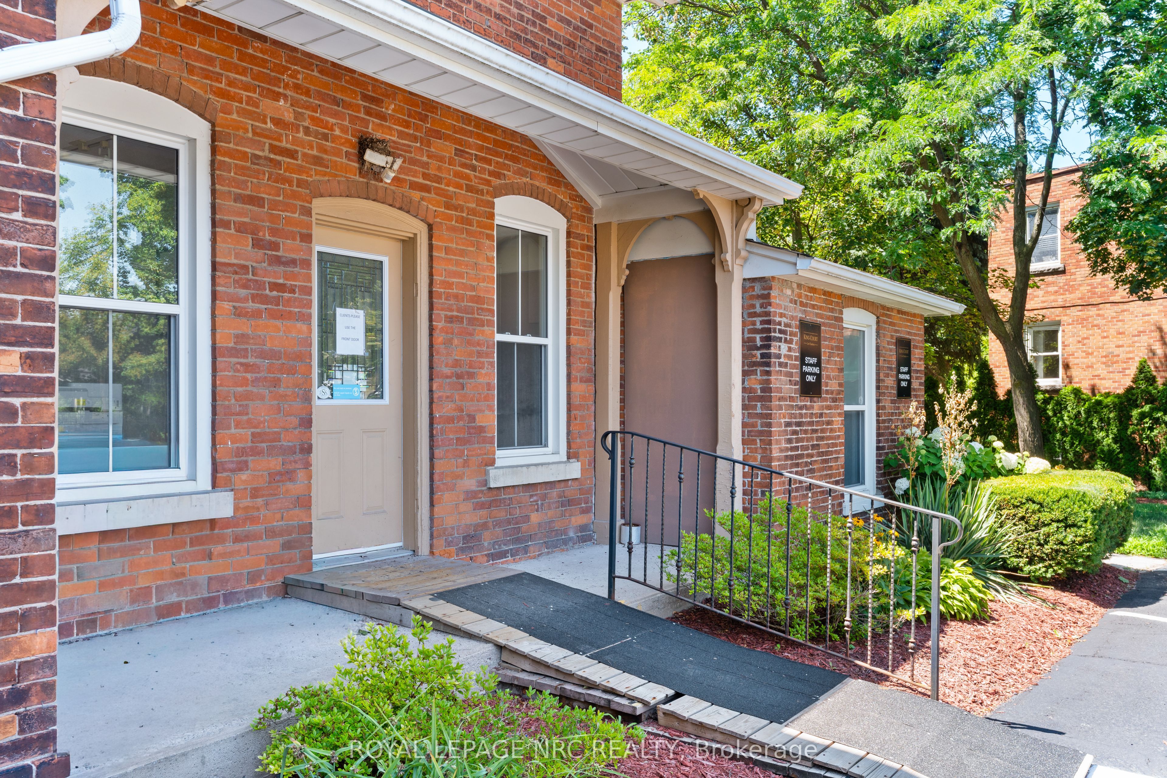 45 Welland Avenue Property Photo 6
