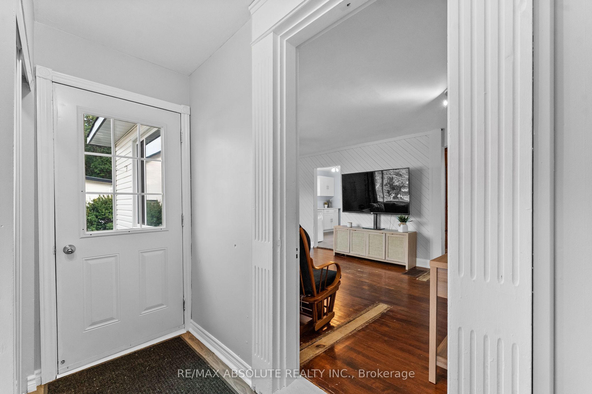 853 B River Road Property Photo 3