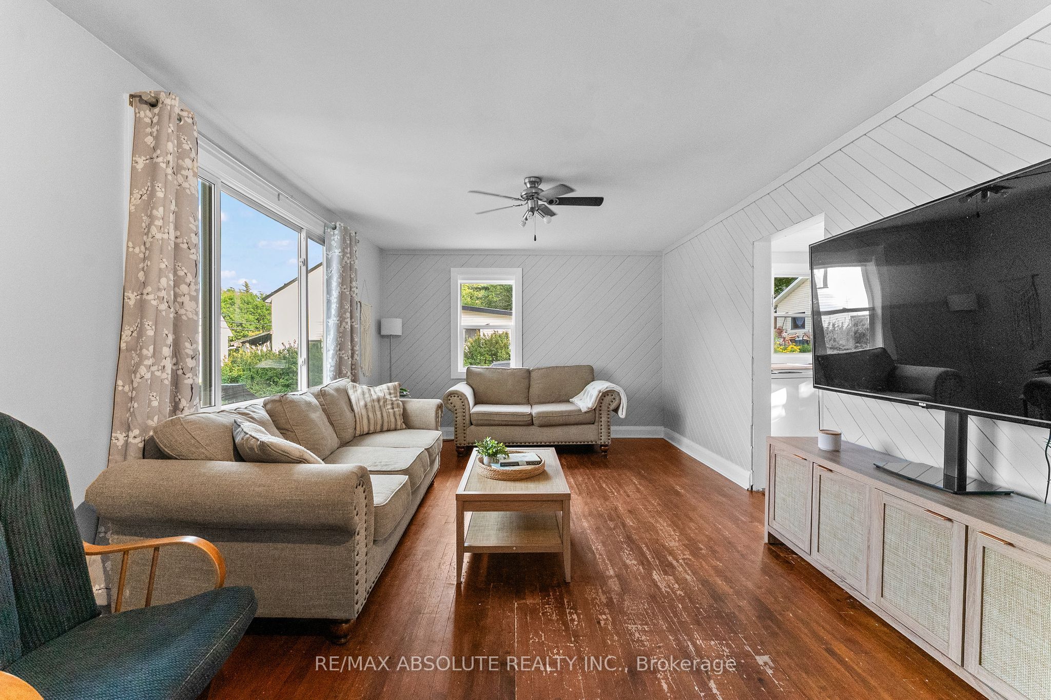 853 B River Road Property Photo 5