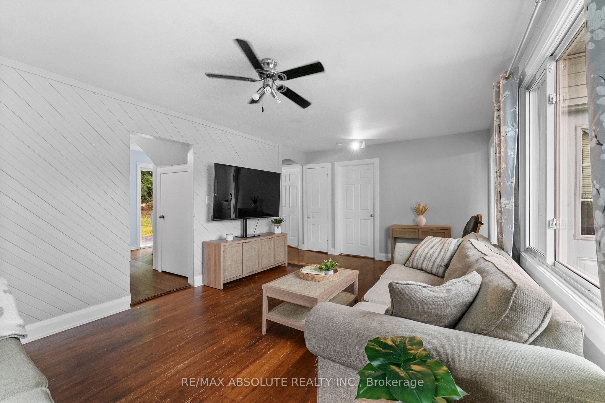 853 B River Road Property Photo 8