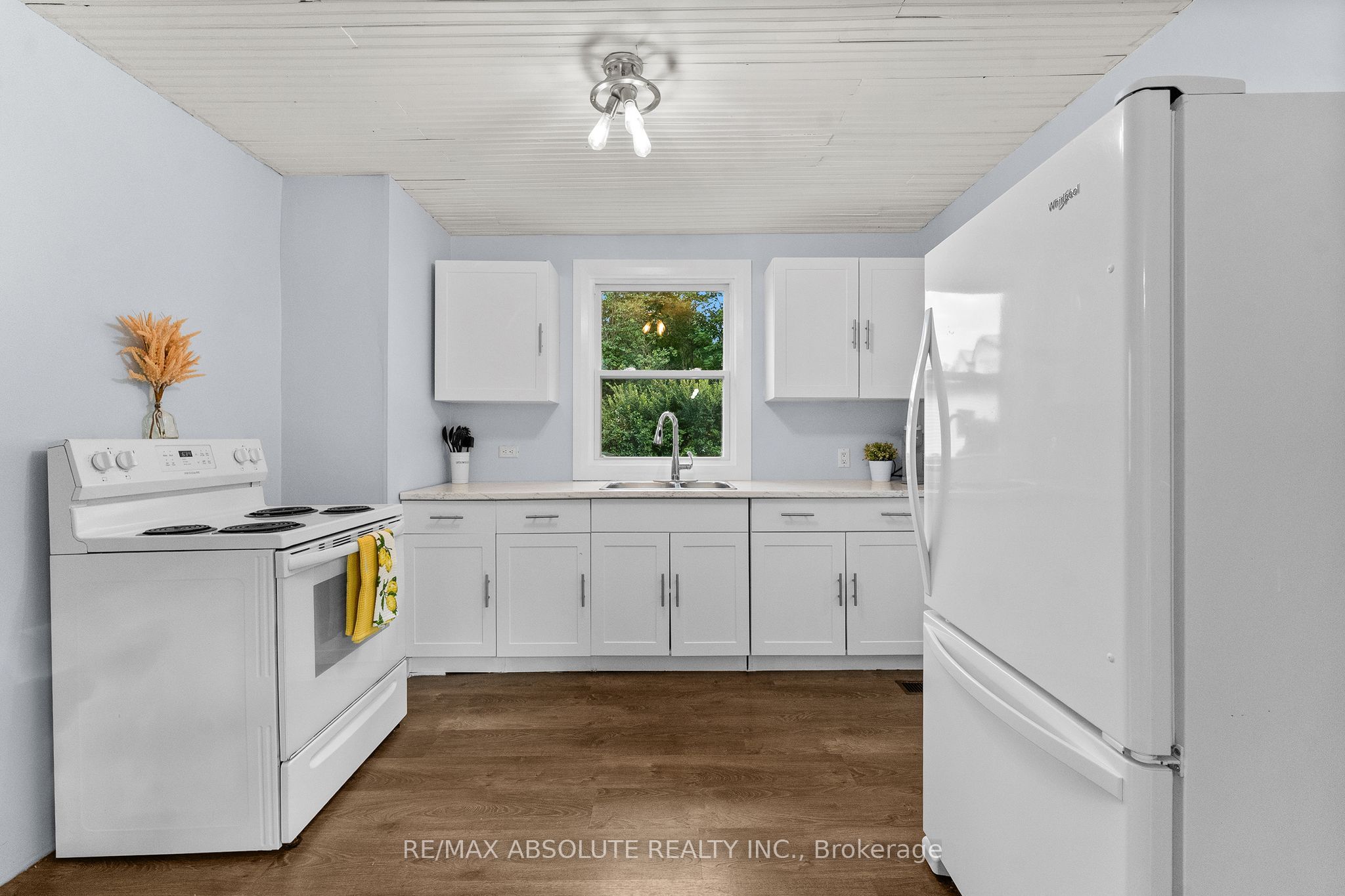 853 B River Road Property Photo 13
