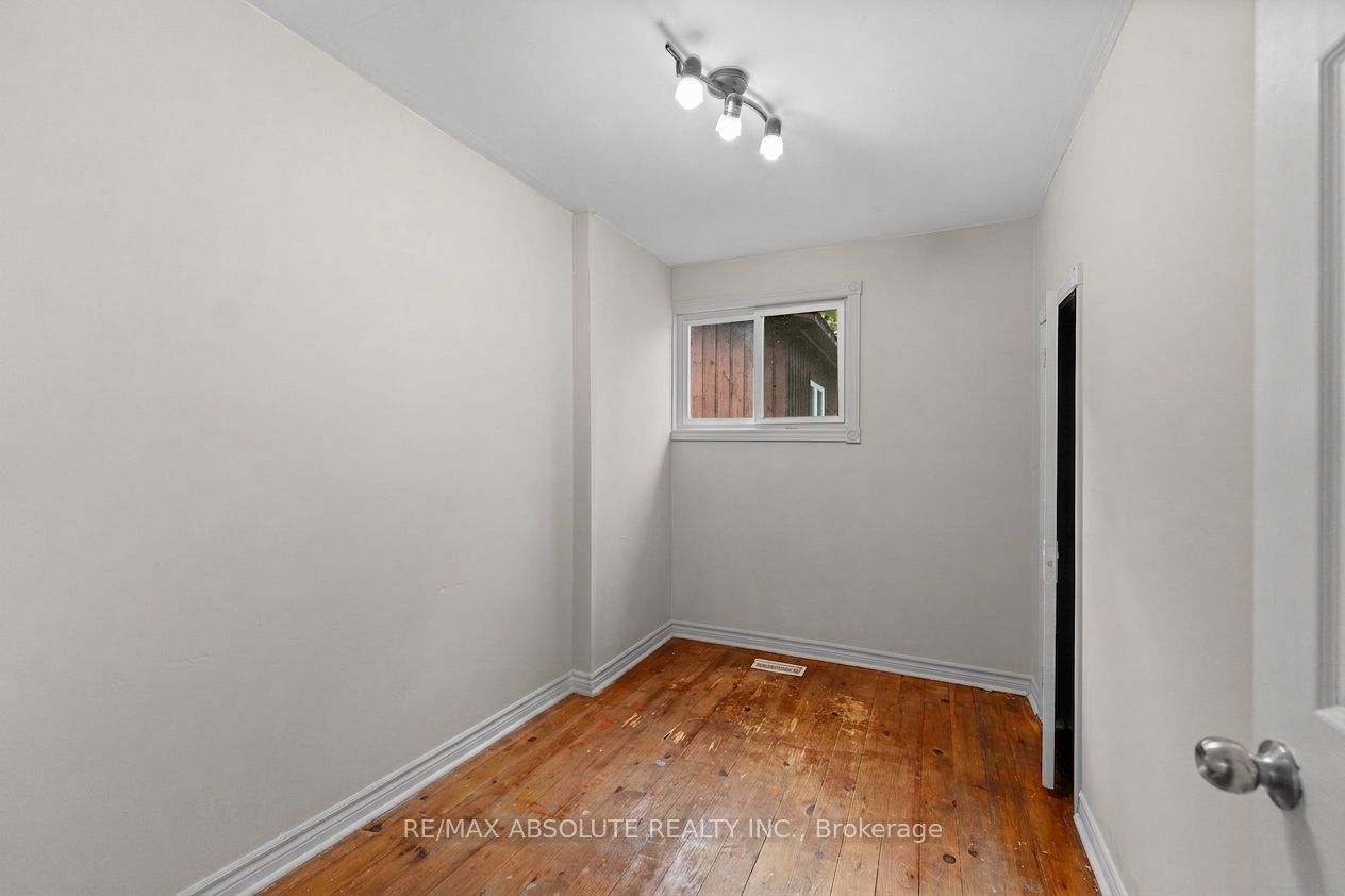 853 B River Road Property Photo 17