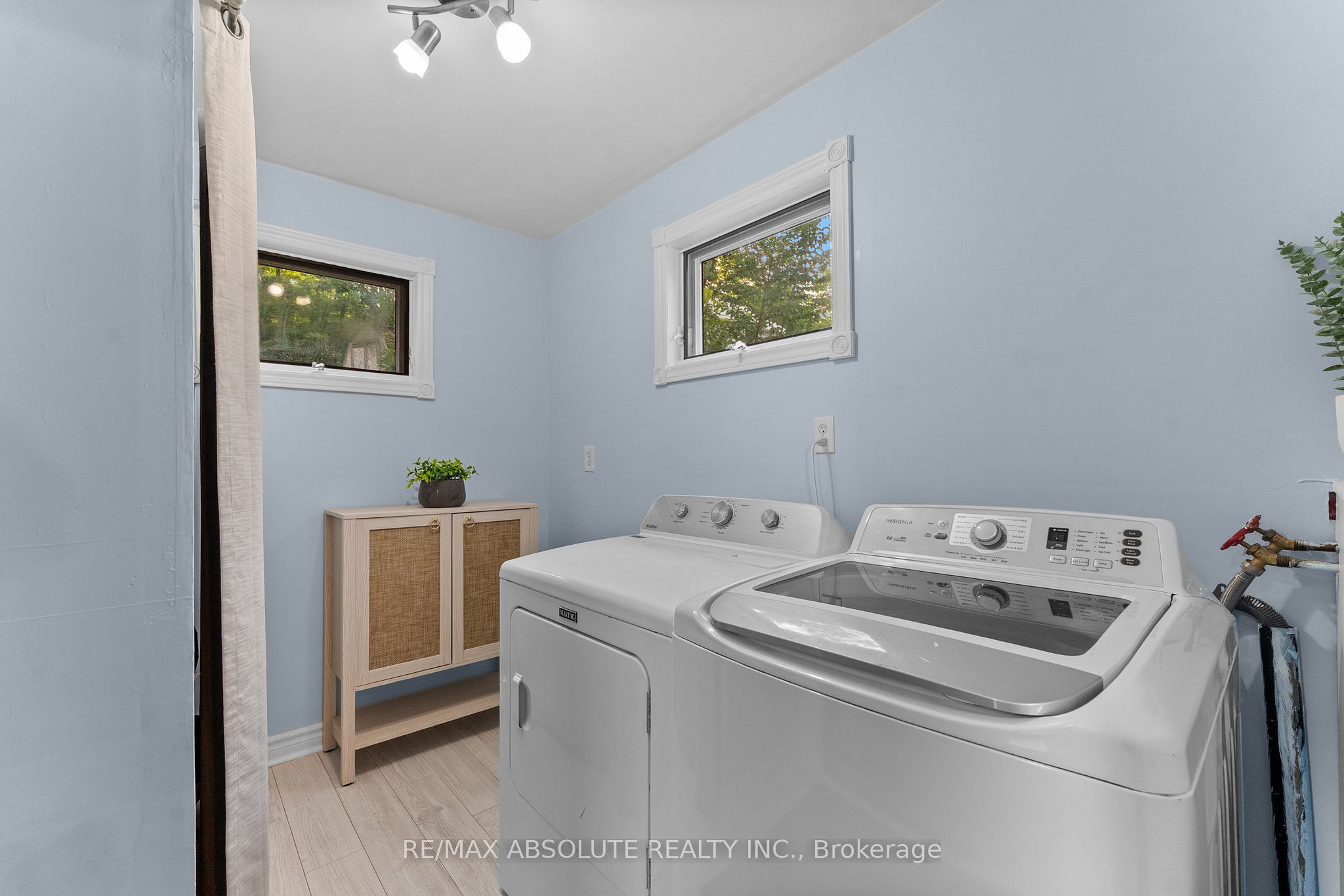 853 B River Road Property Photo 20