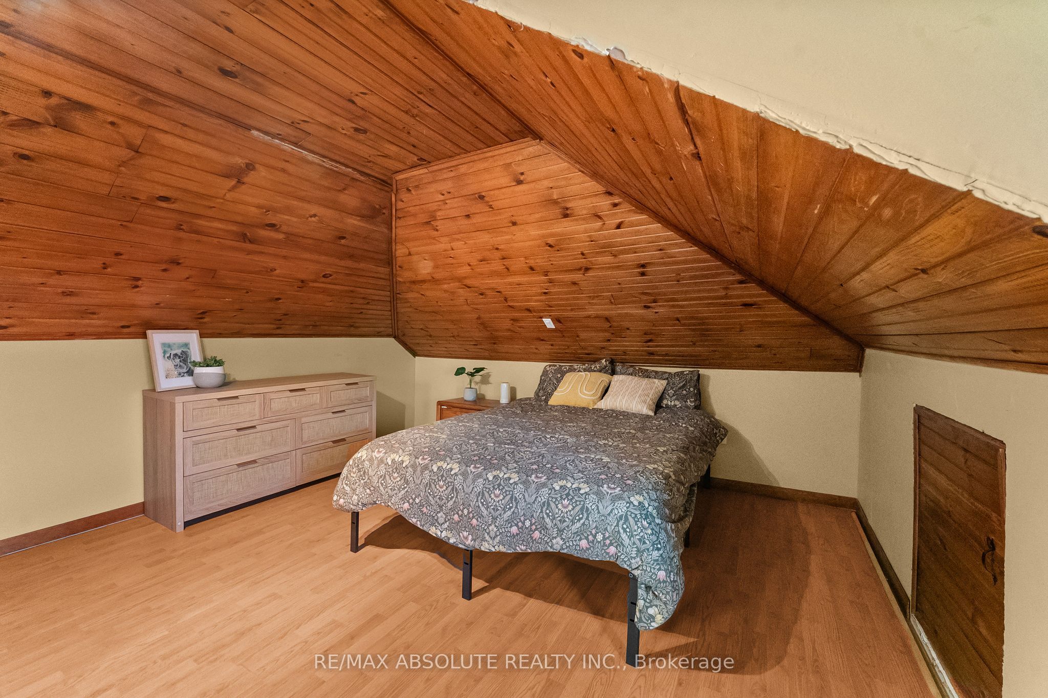 853 B River Road Property Photo 24