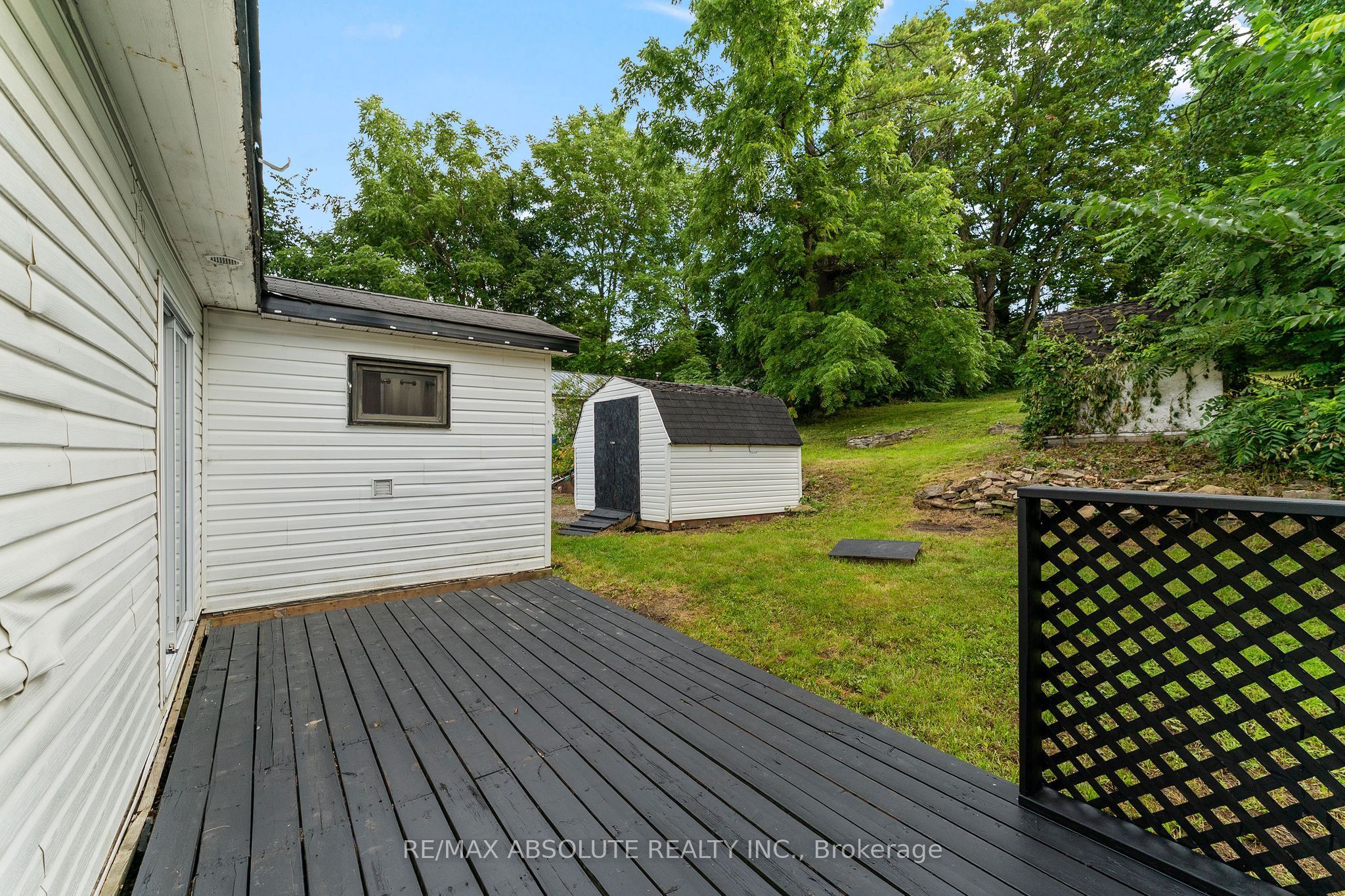853 B River Road Property Photo 27