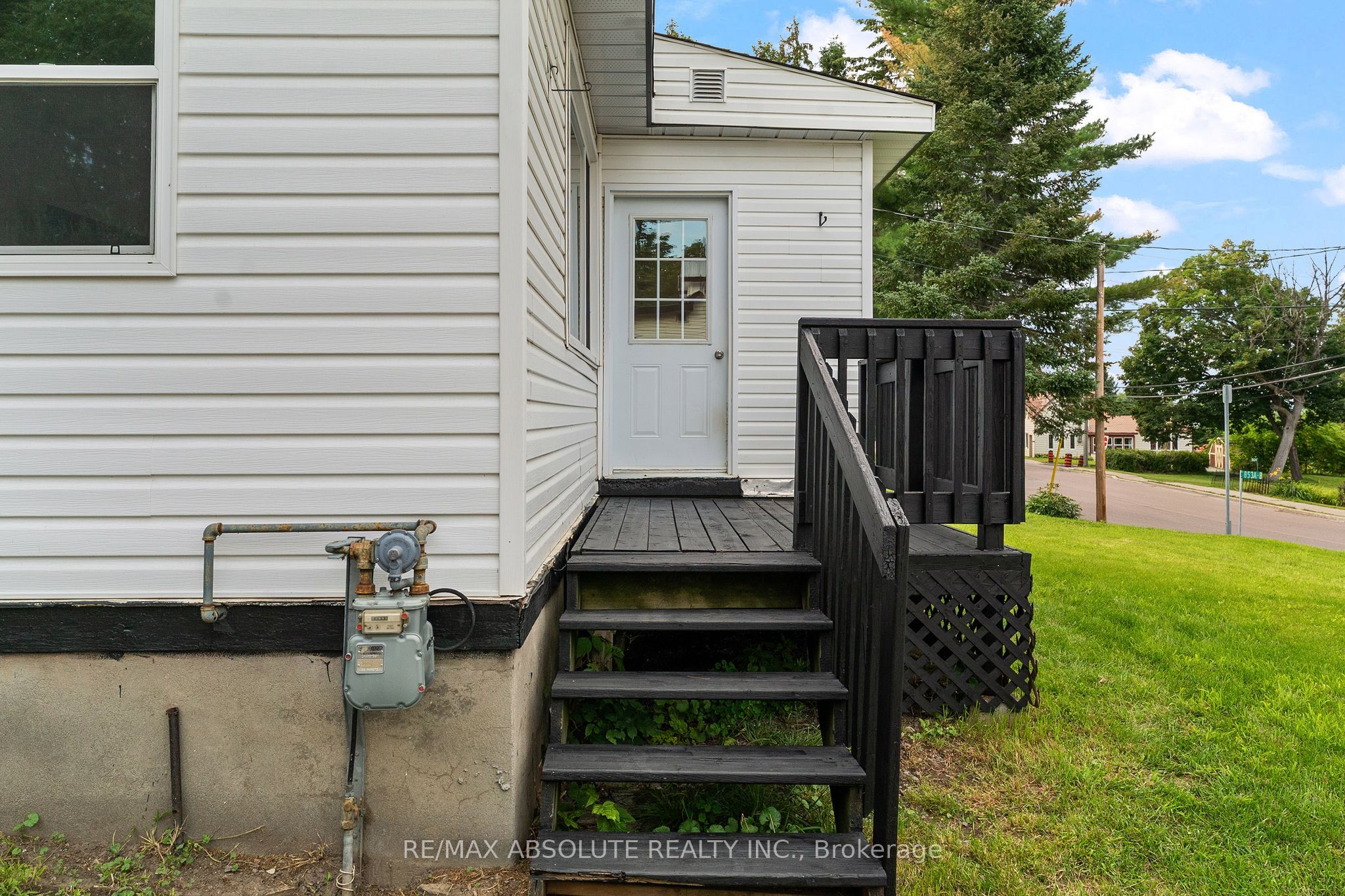 853 B River Road Property Photo 30