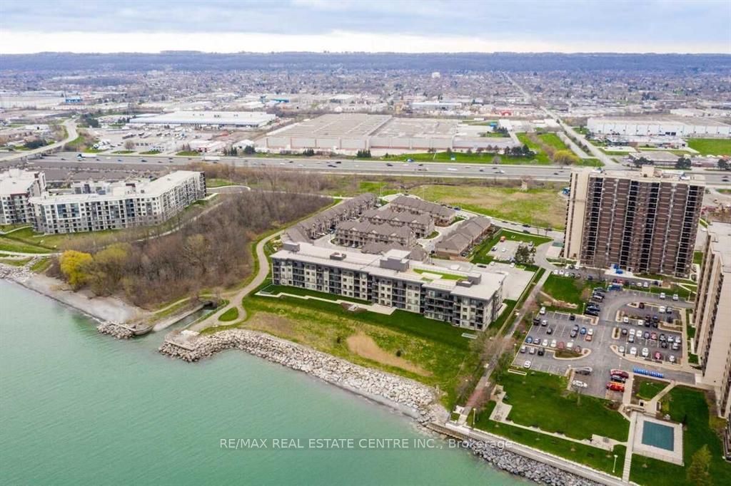 7 Waterview Drive Property Photo 2