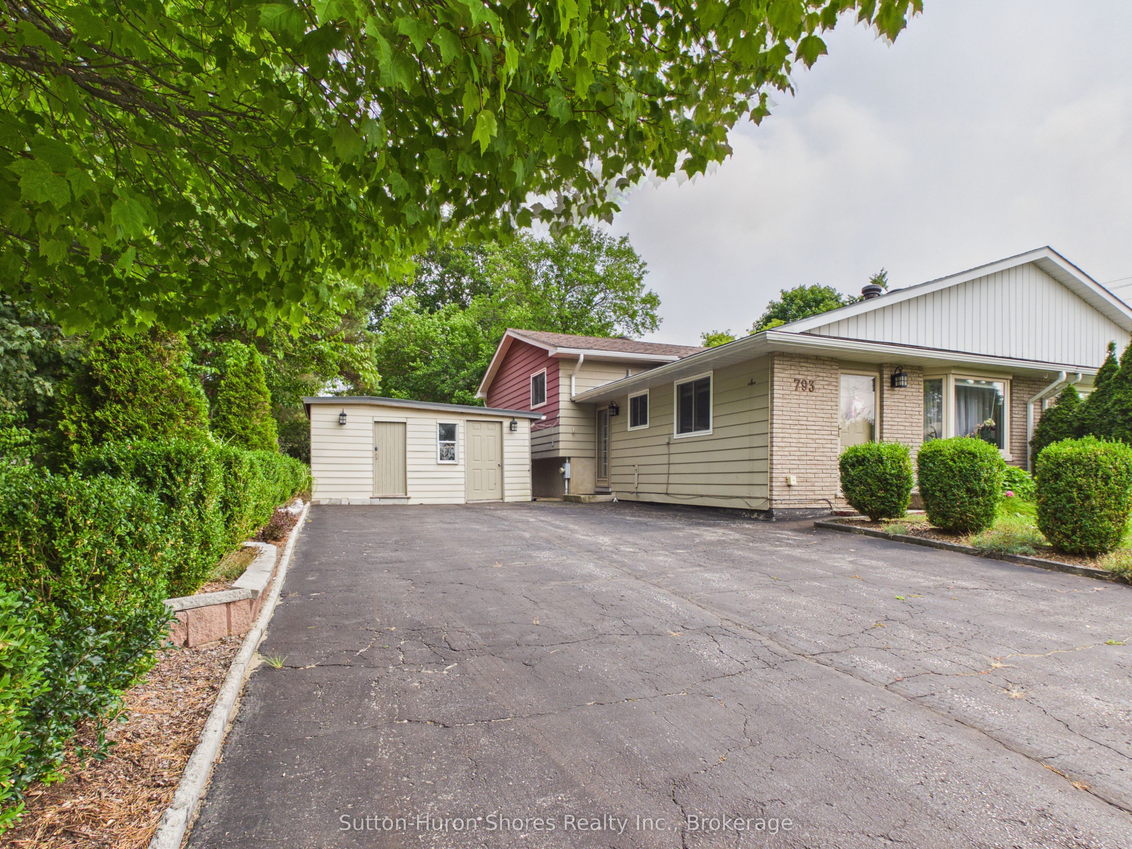 793 Ruby Street Property Photo 1