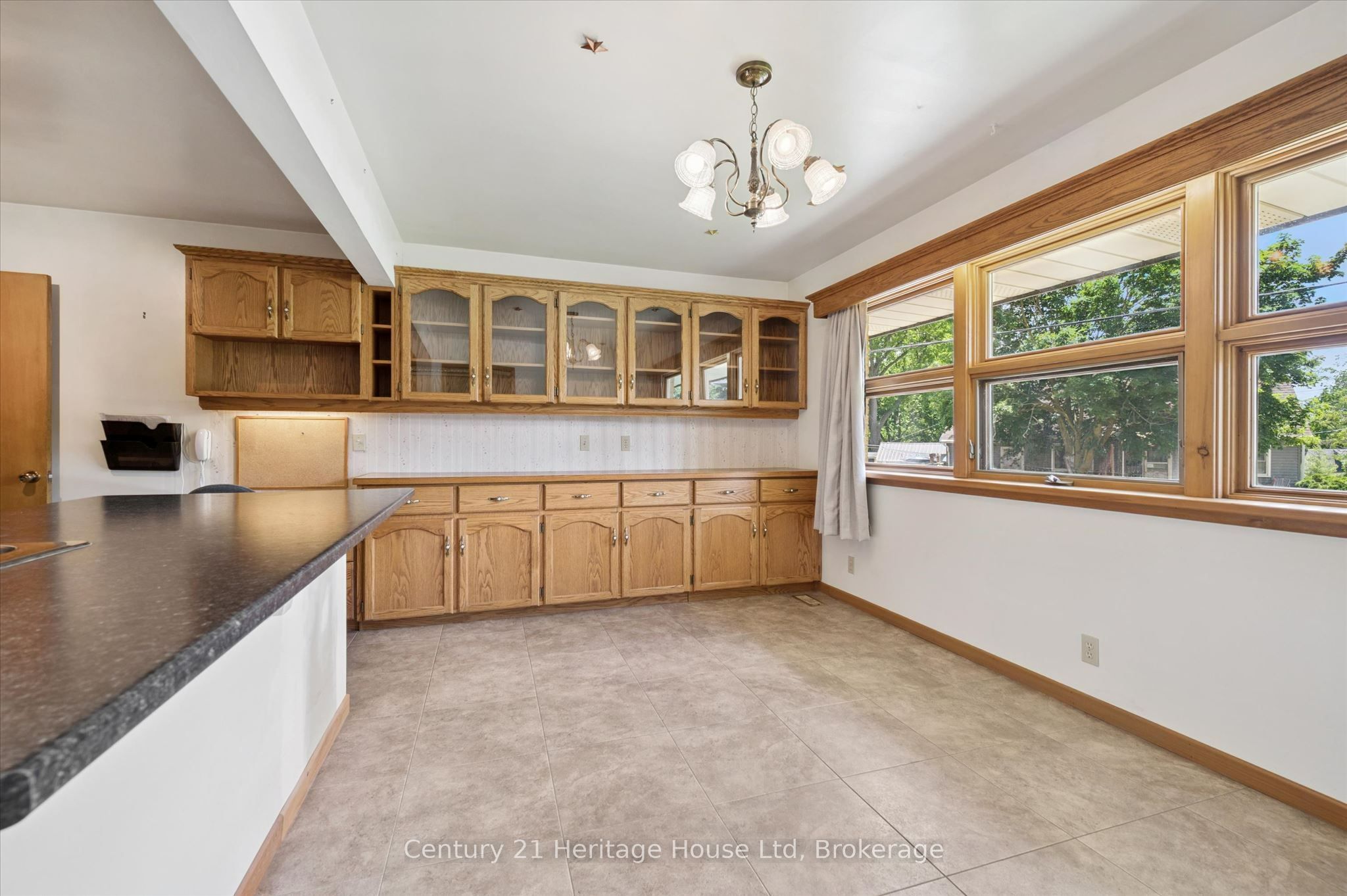 470 Cameron Street Property Photo 10