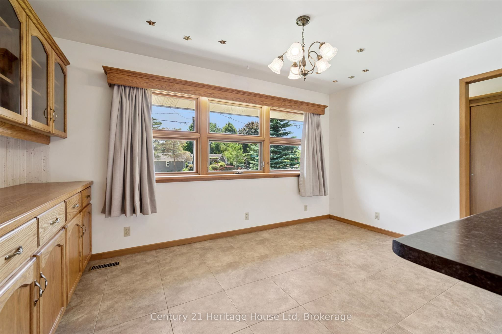 470 Cameron Street Property Photo 11