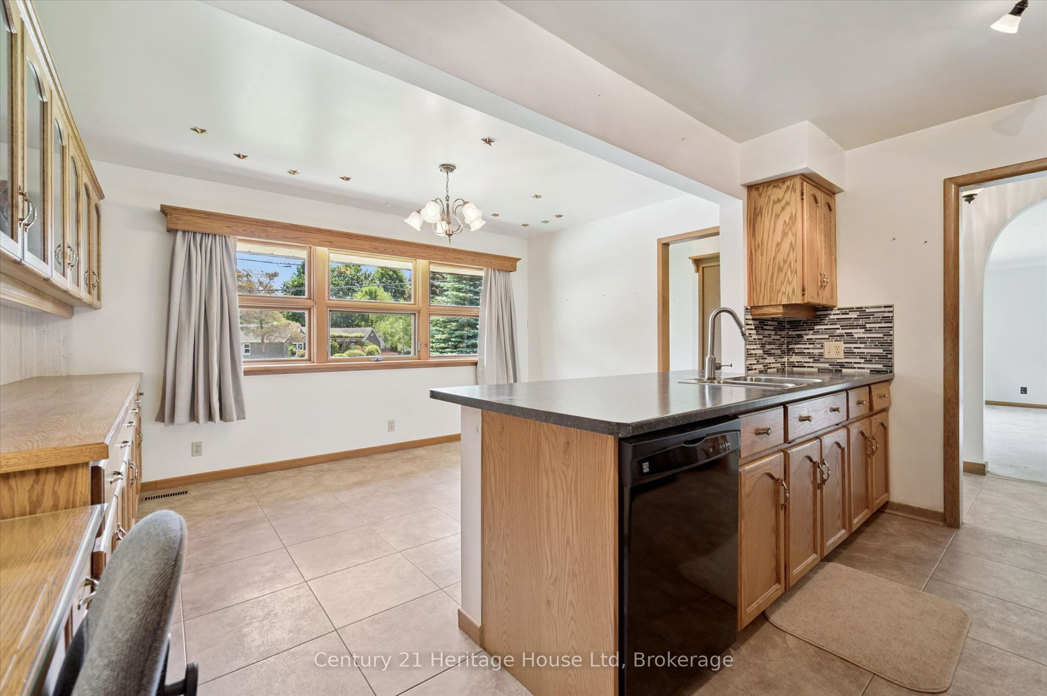 470 Cameron Street Property Photo 12