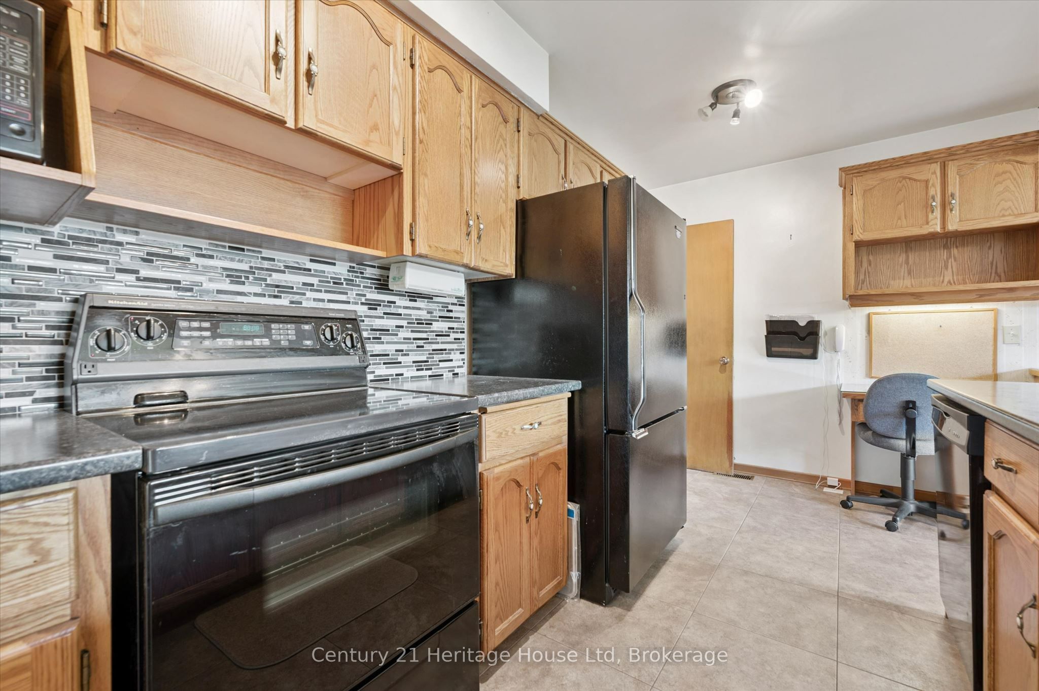 470 Cameron Street Property Photo 16