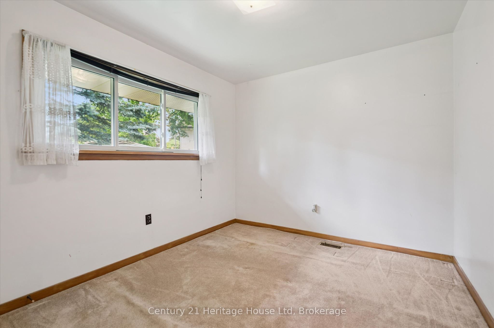 470 Cameron Street Property Photo 23