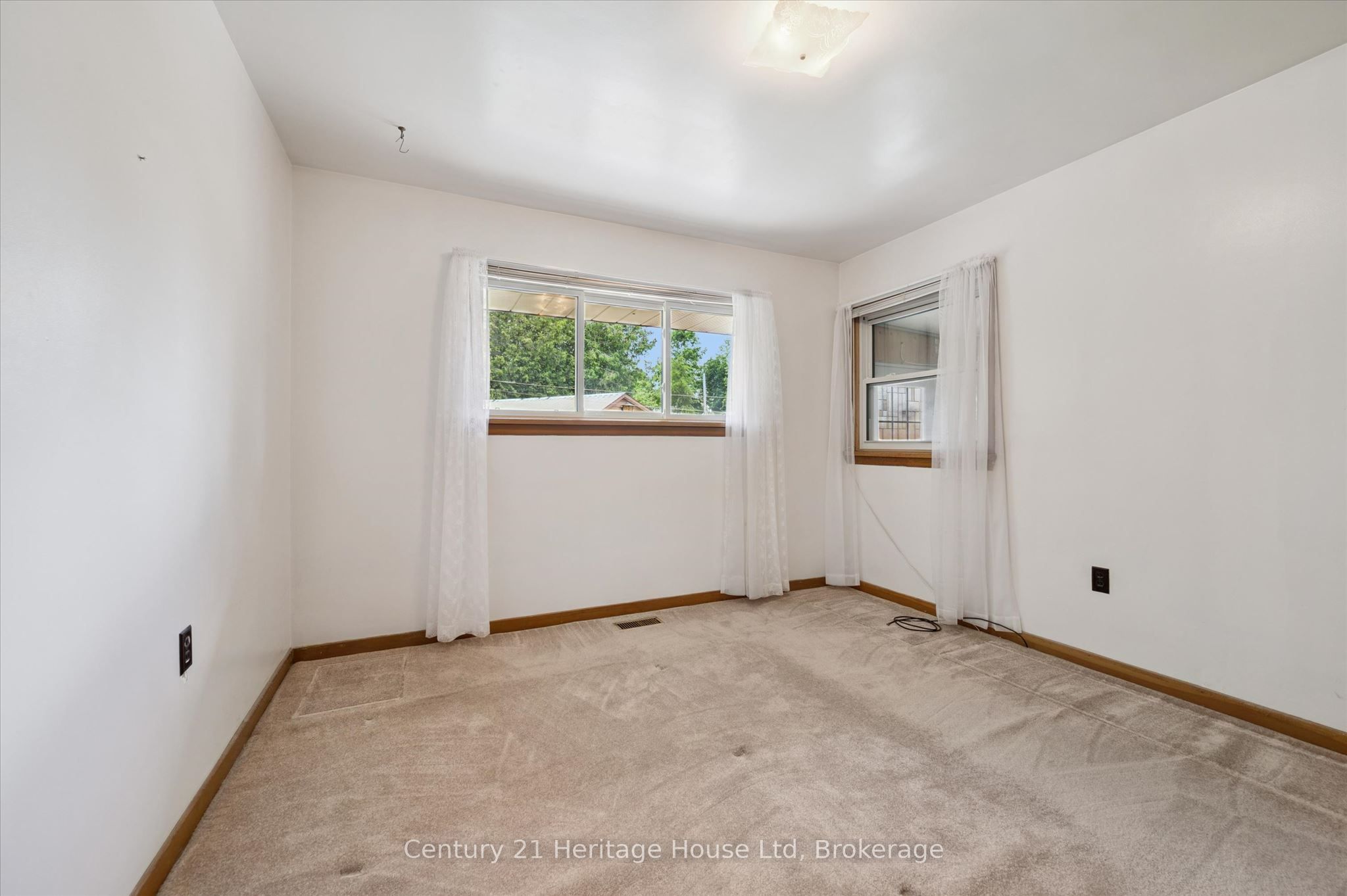470 Cameron Street Property Photo 25