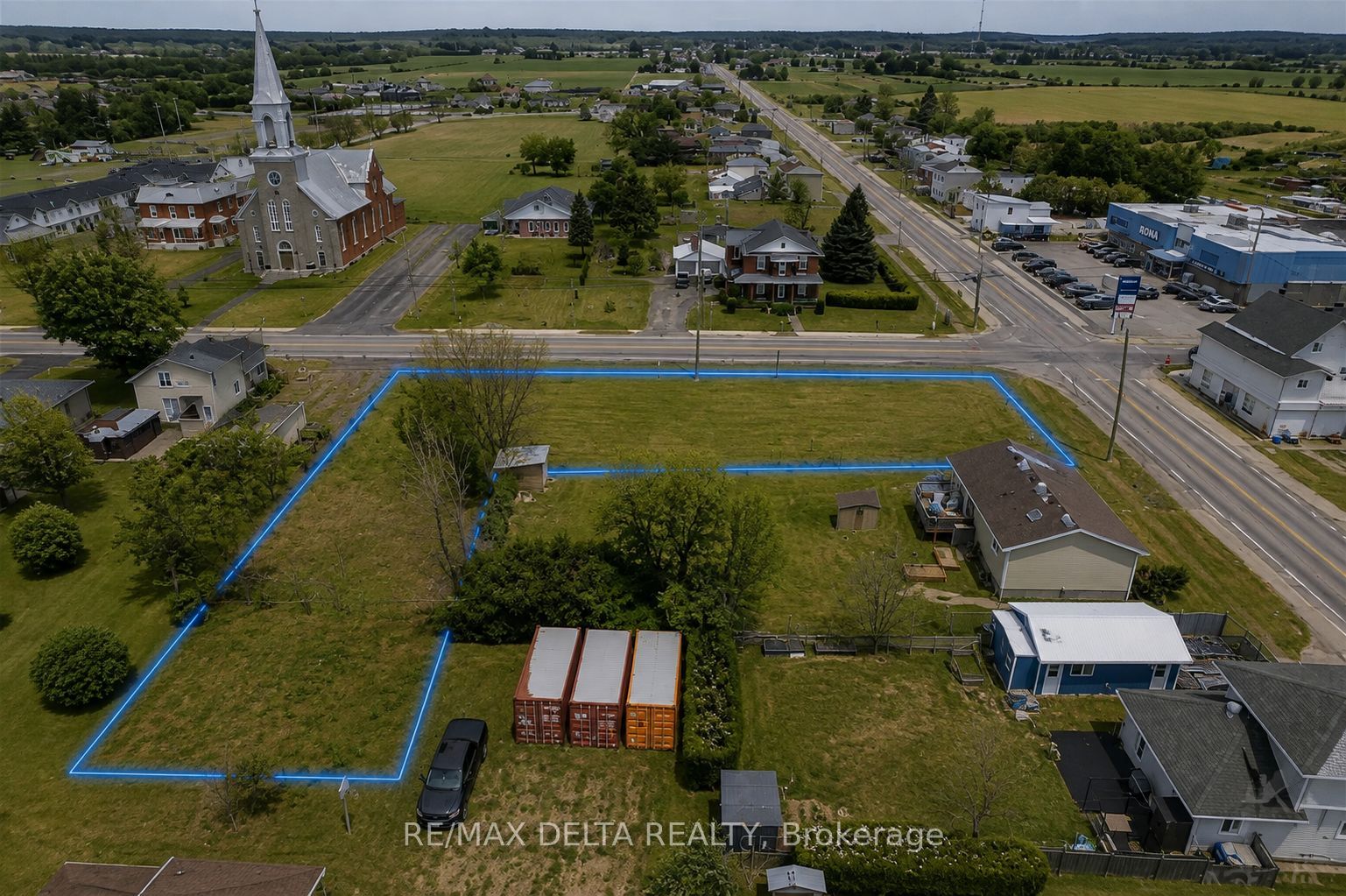 904 Lacroix Road Property Photo 3