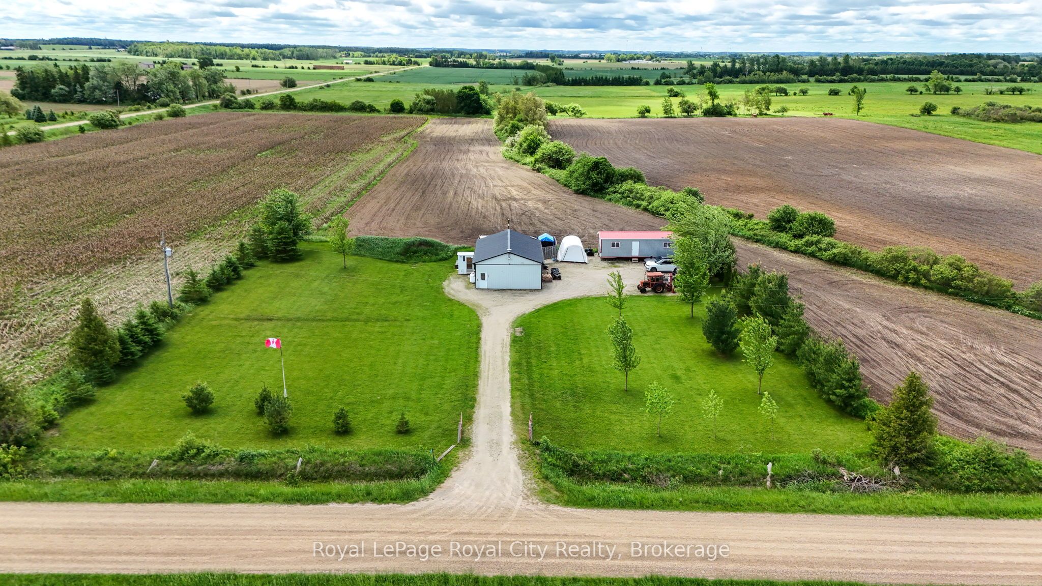 7793 Sideroad 8 Side Road E Property Photo 1