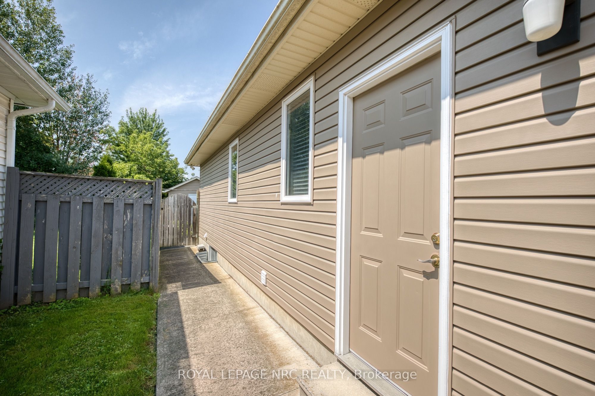 173 First Street Louth Street Property Photo 36
