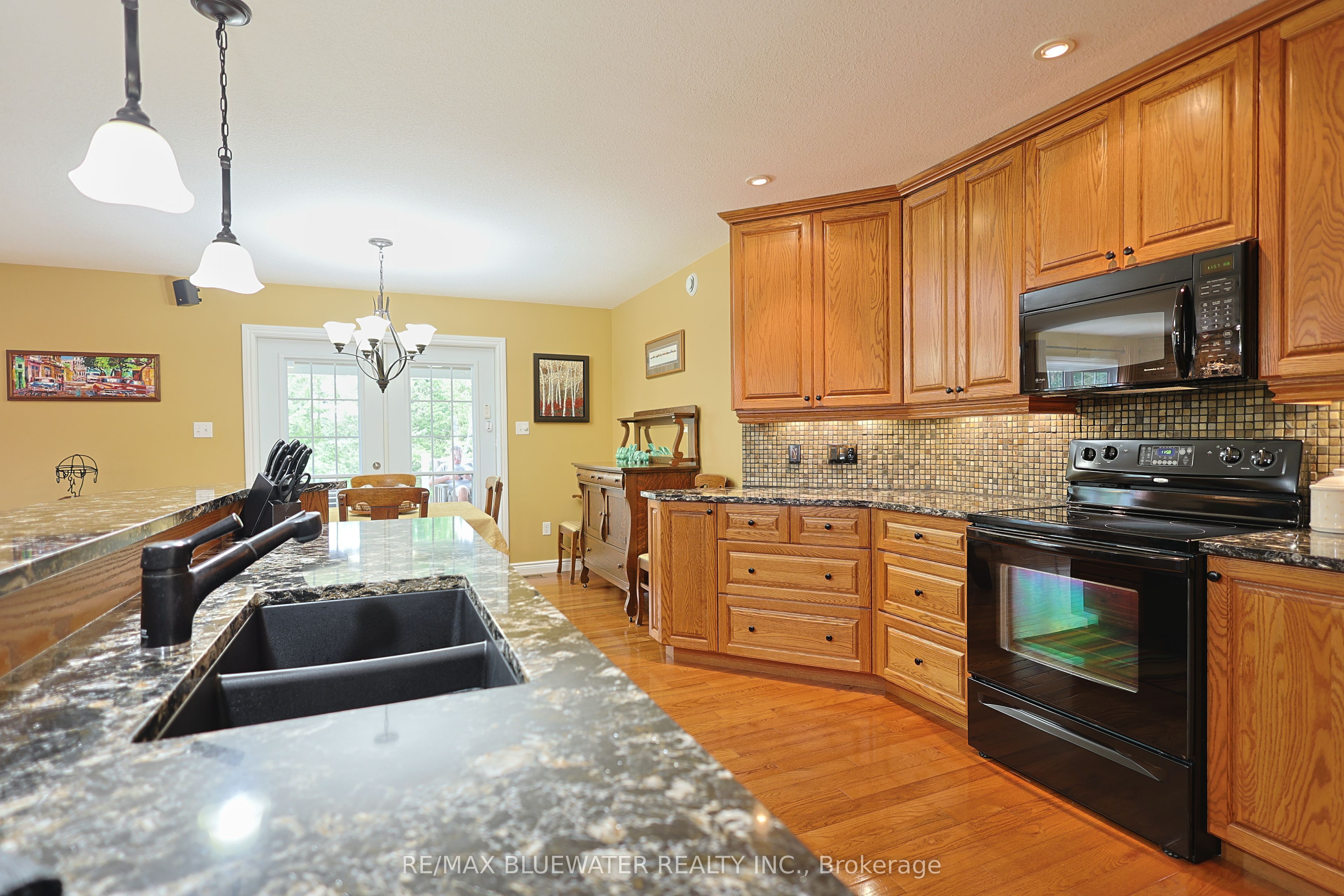 71837 Sunridge Crescent Property Photo 11