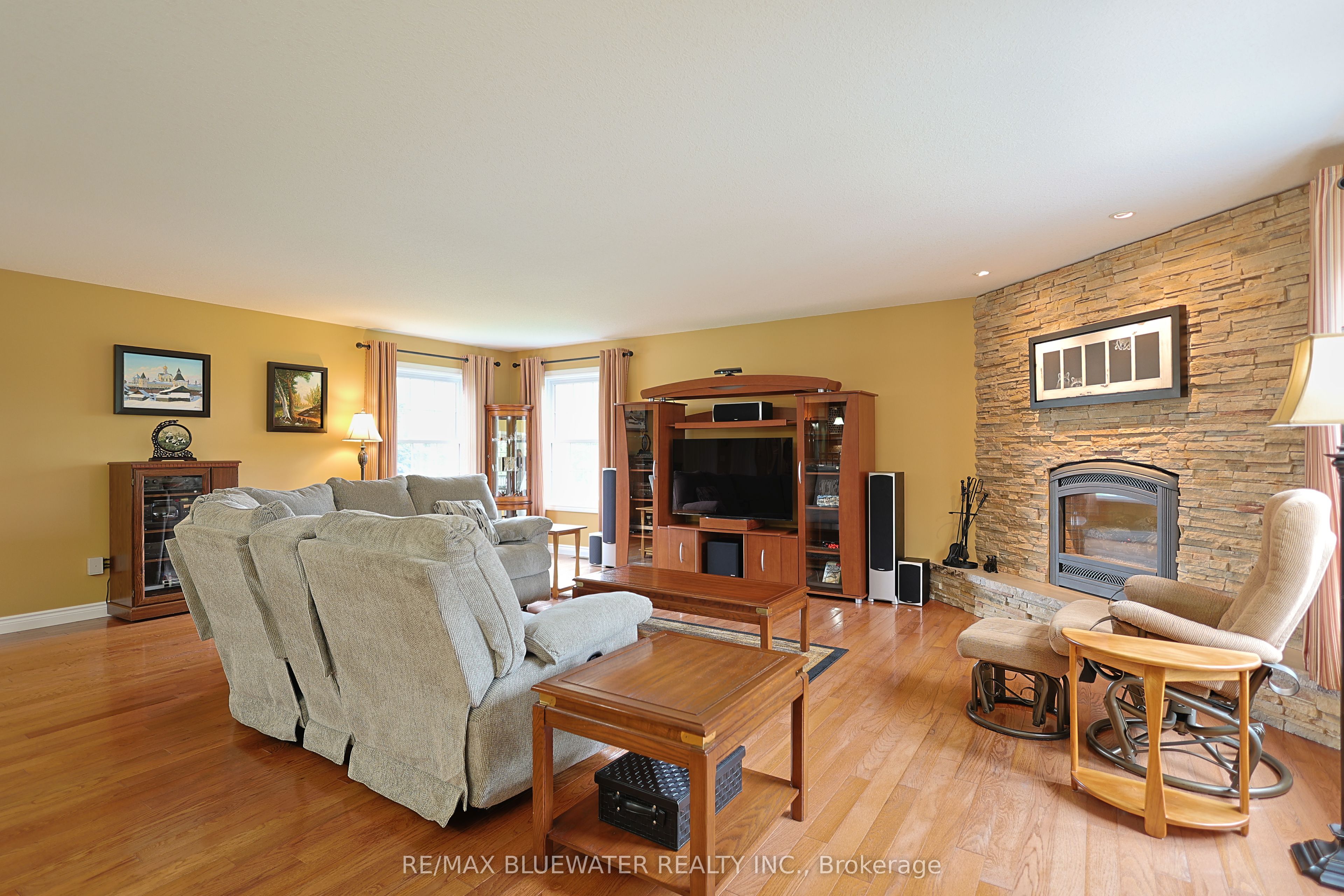 71837 Sunridge Crescent Property Photo 18