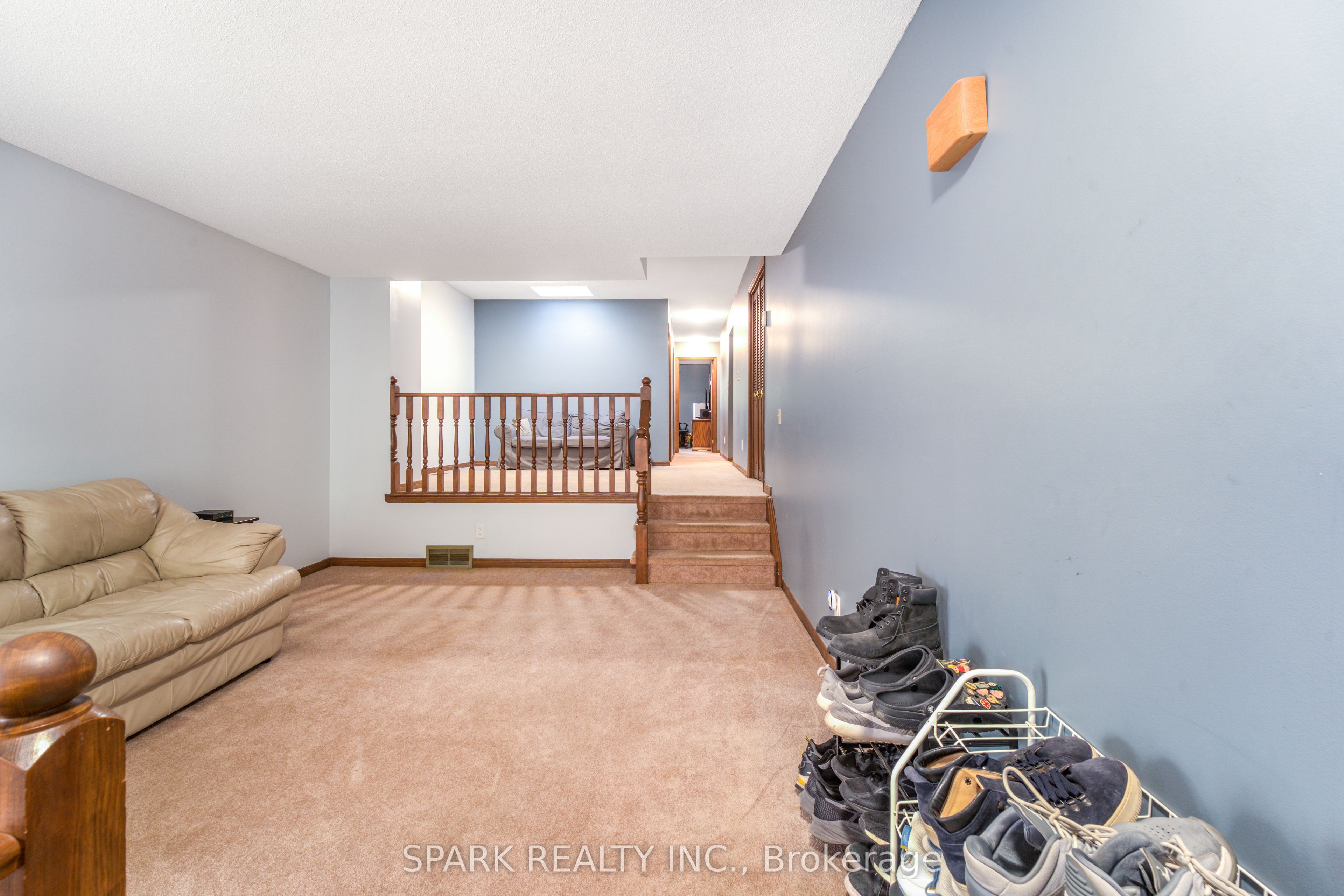 28 Lampman Crescent Property Photo 4