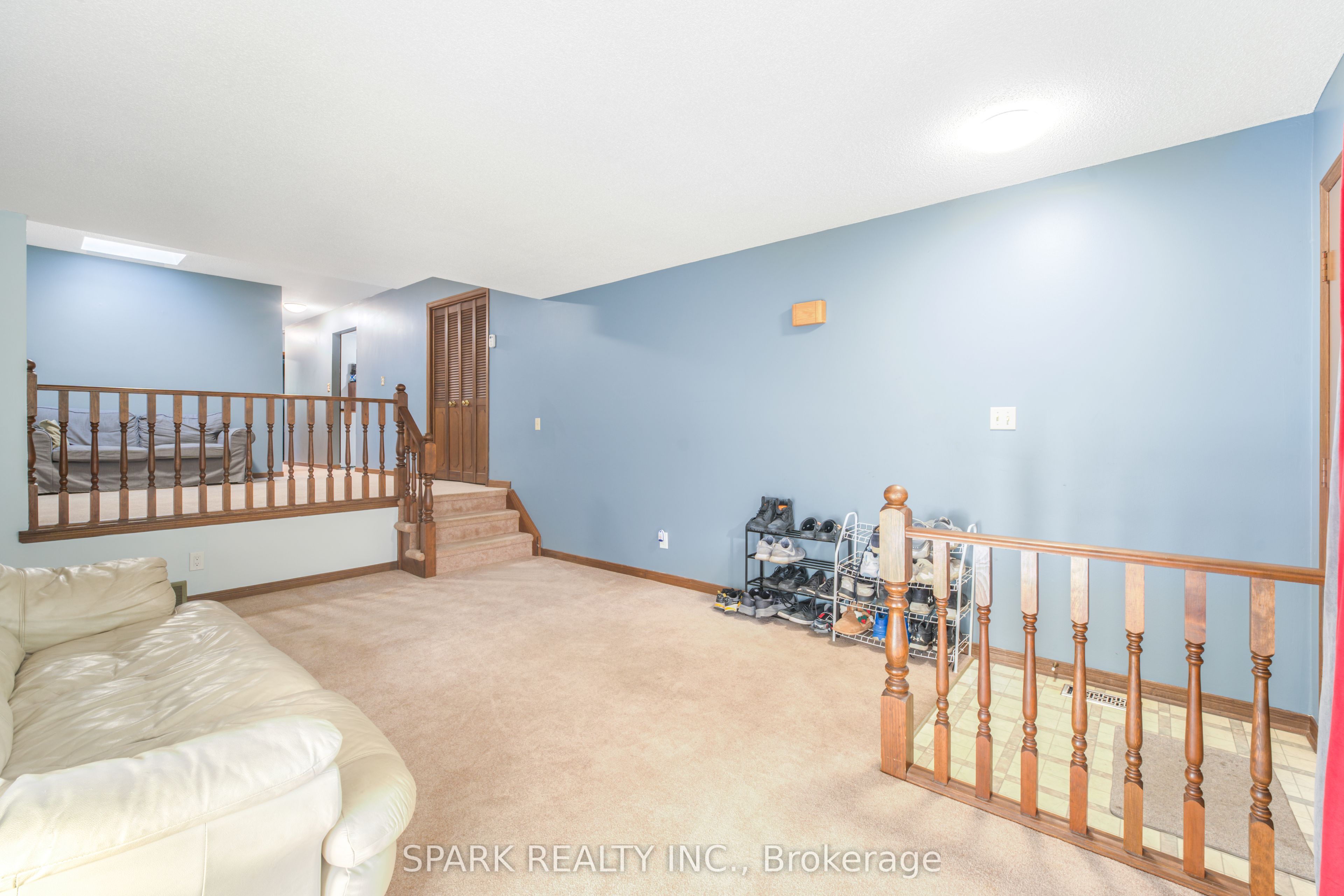 28 Lampman Crescent Property Photo 5