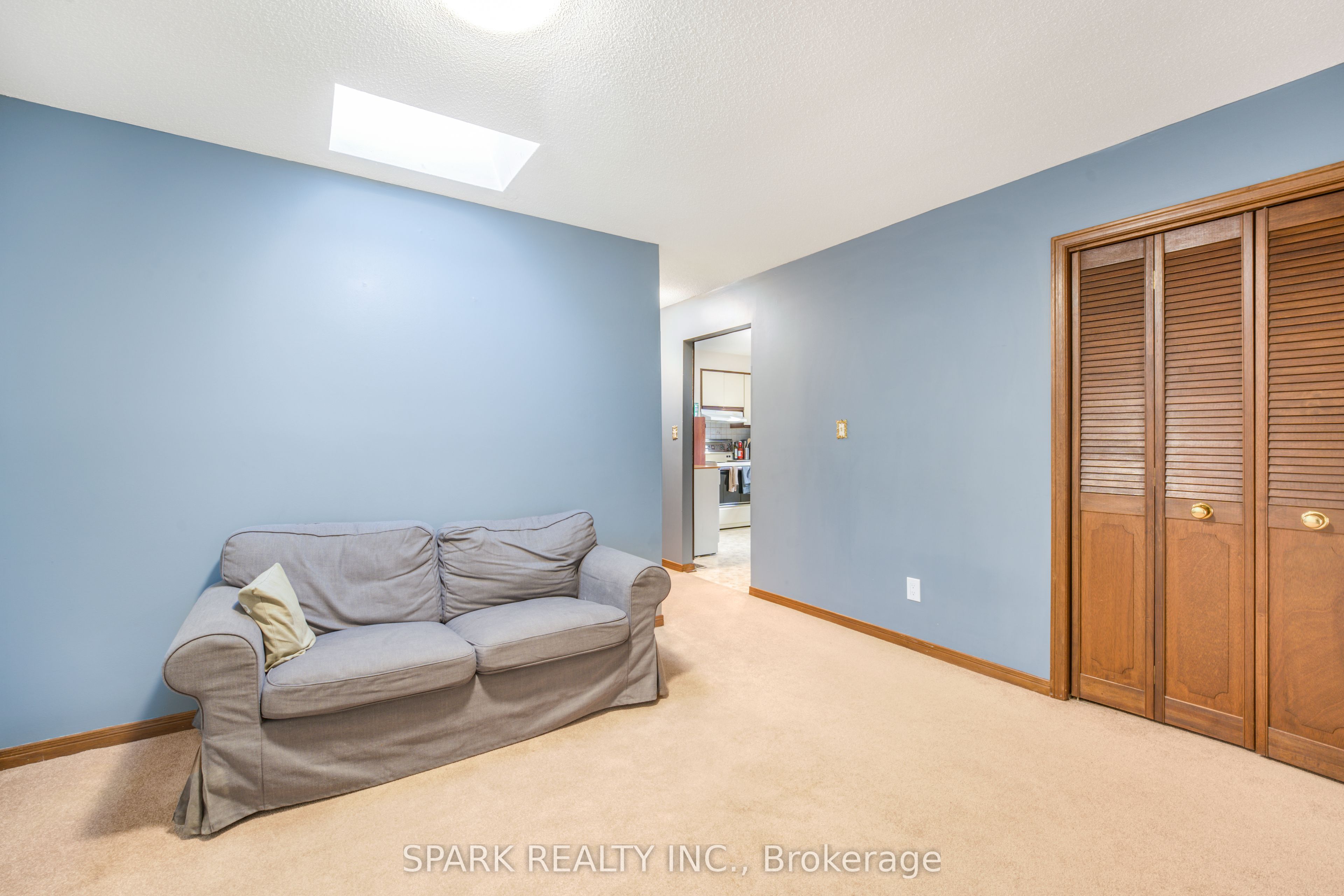 28 Lampman Crescent Property Photo 8