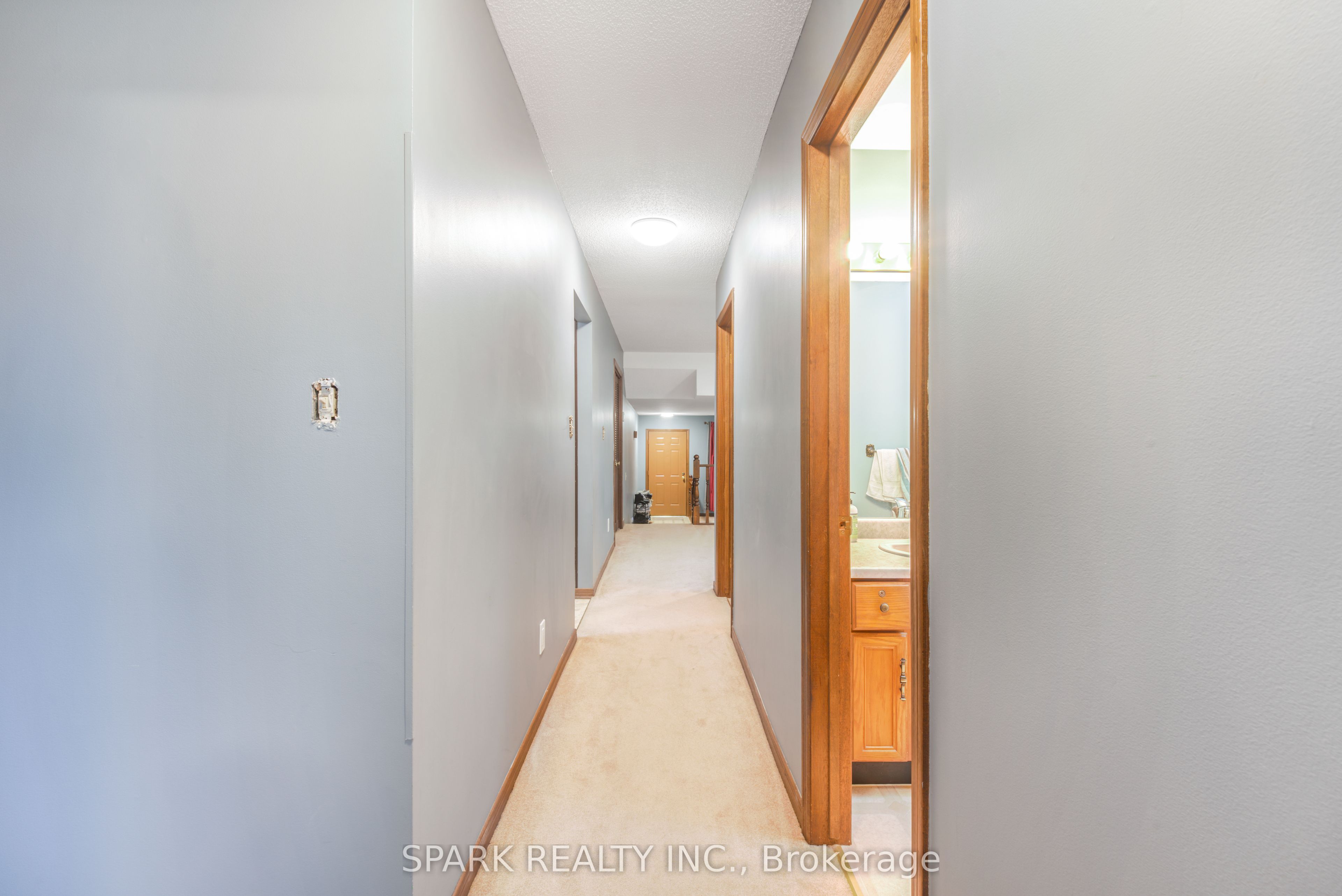 28 Lampman Crescent Property Photo 17
