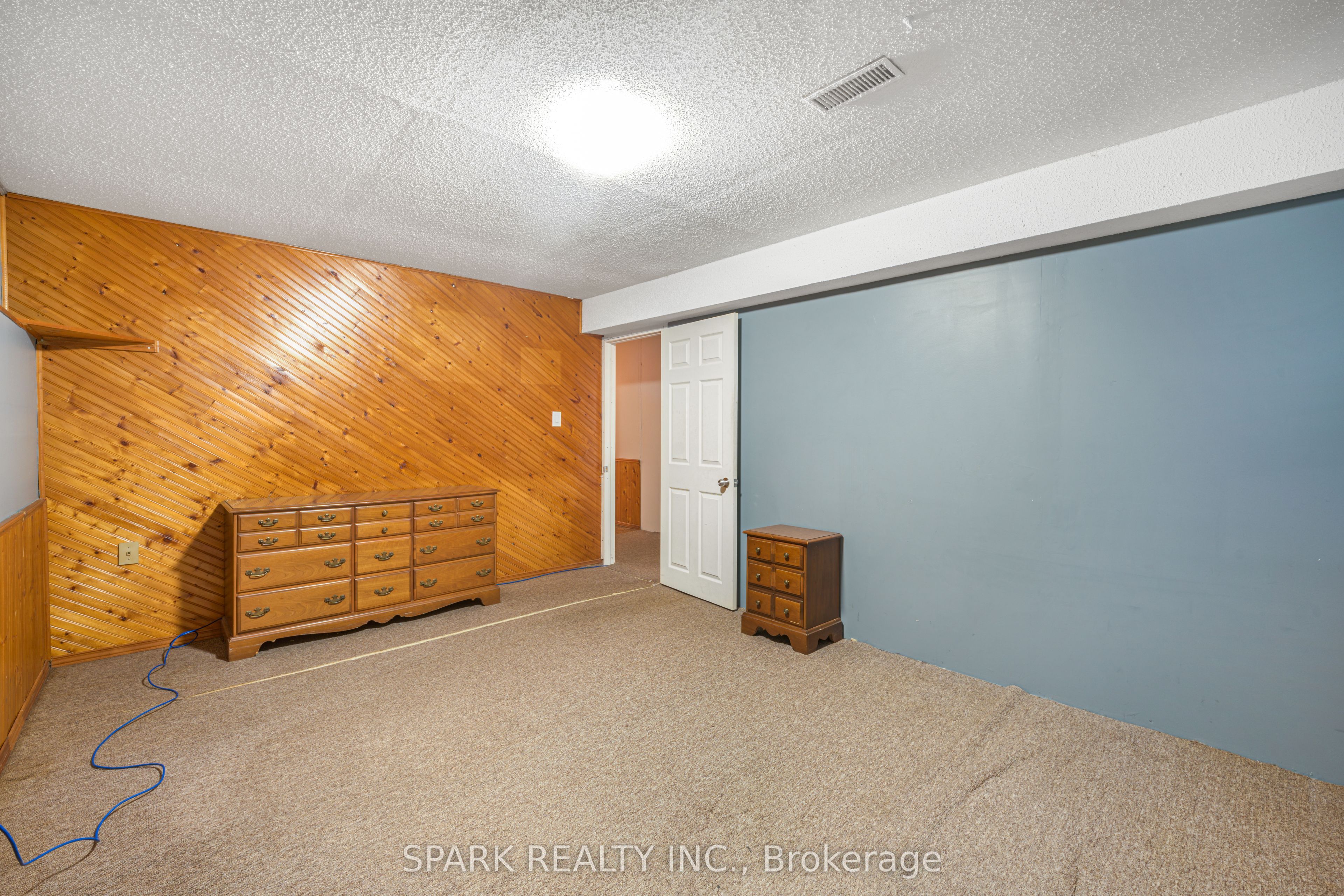 28 Lampman Crescent Property Photo 21