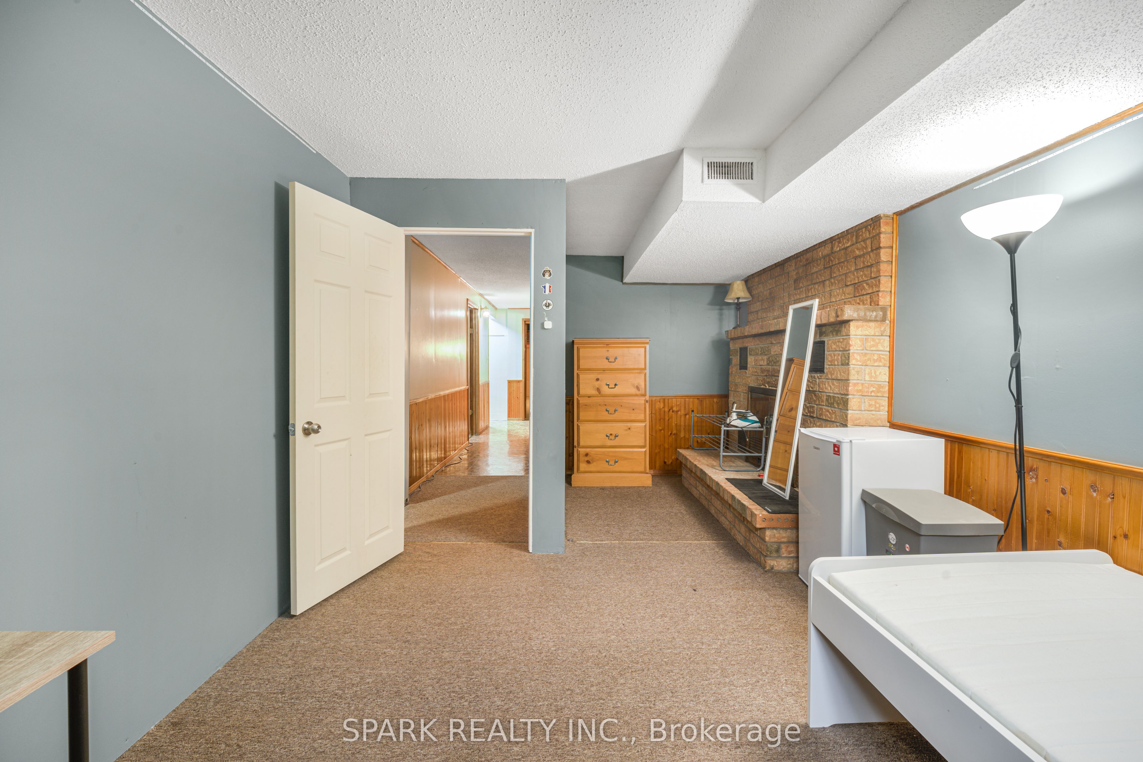 28 Lampman Crescent Property Photo 25