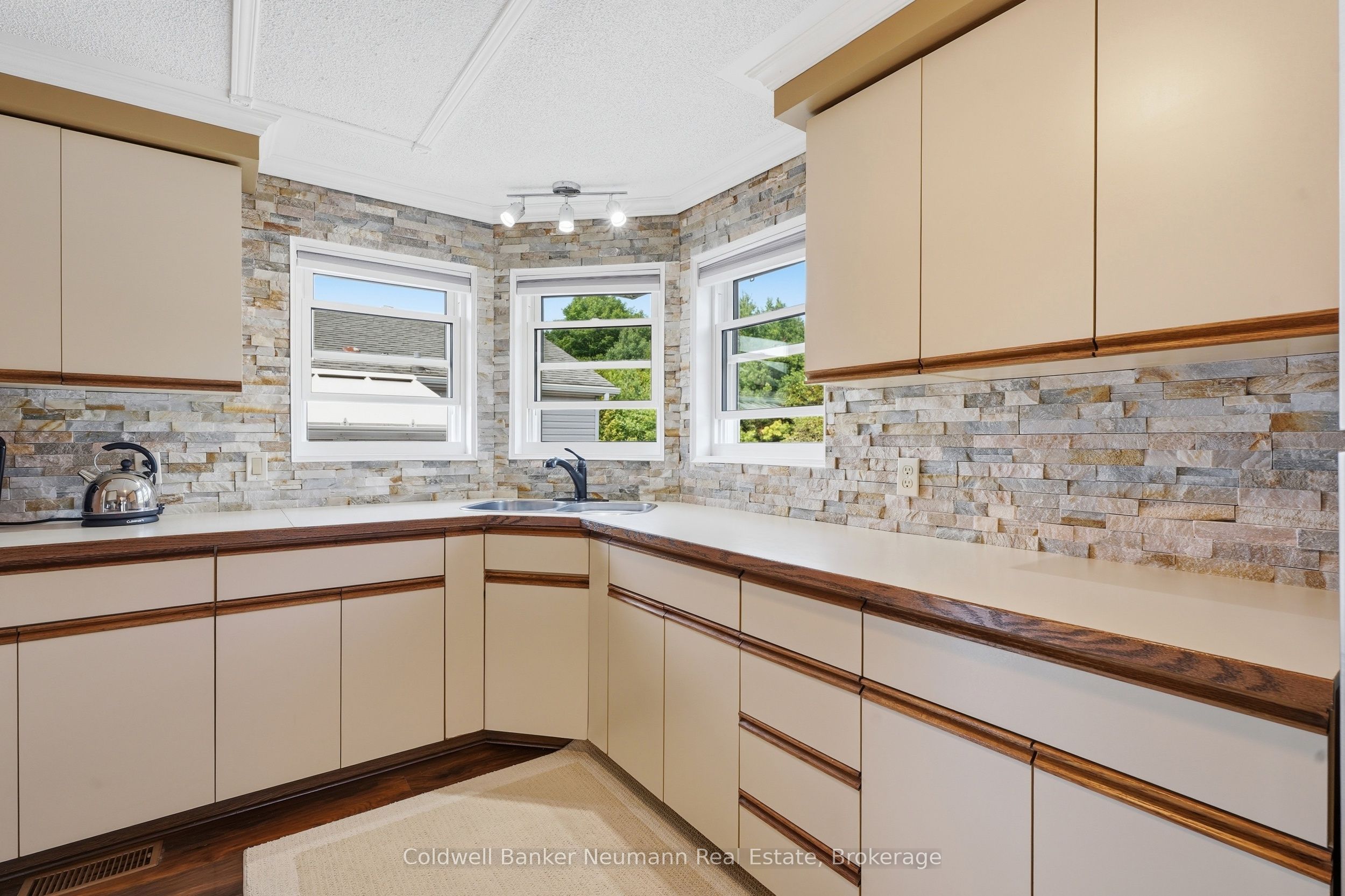 9 Basswood Road Property Photo 8