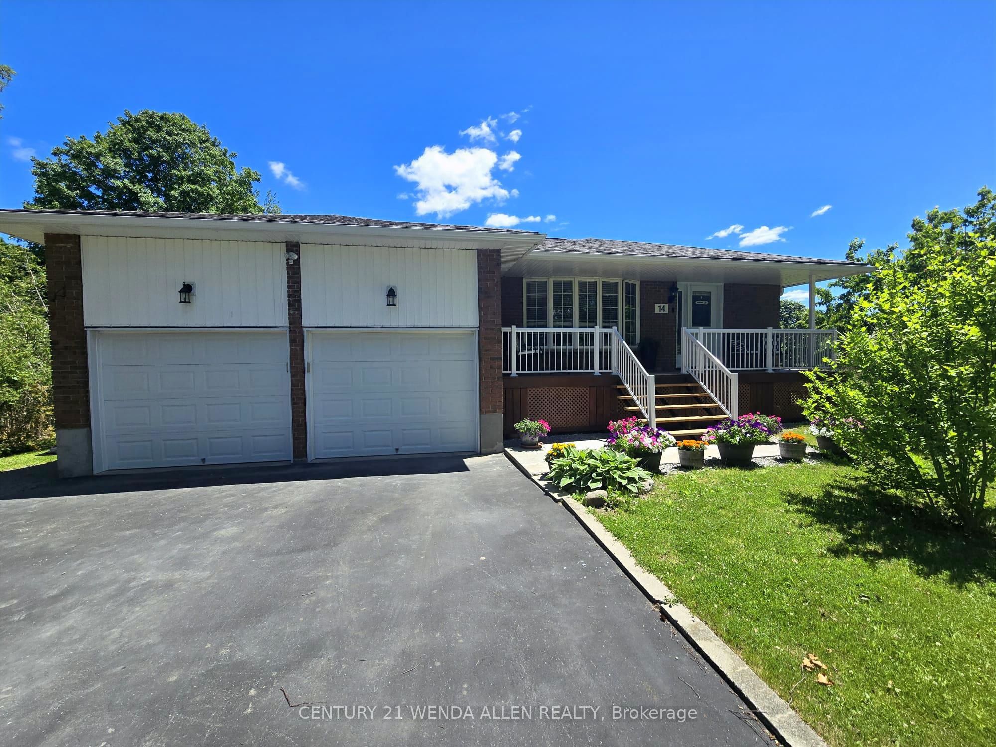 14 Manvers Drive Property Photo 2
