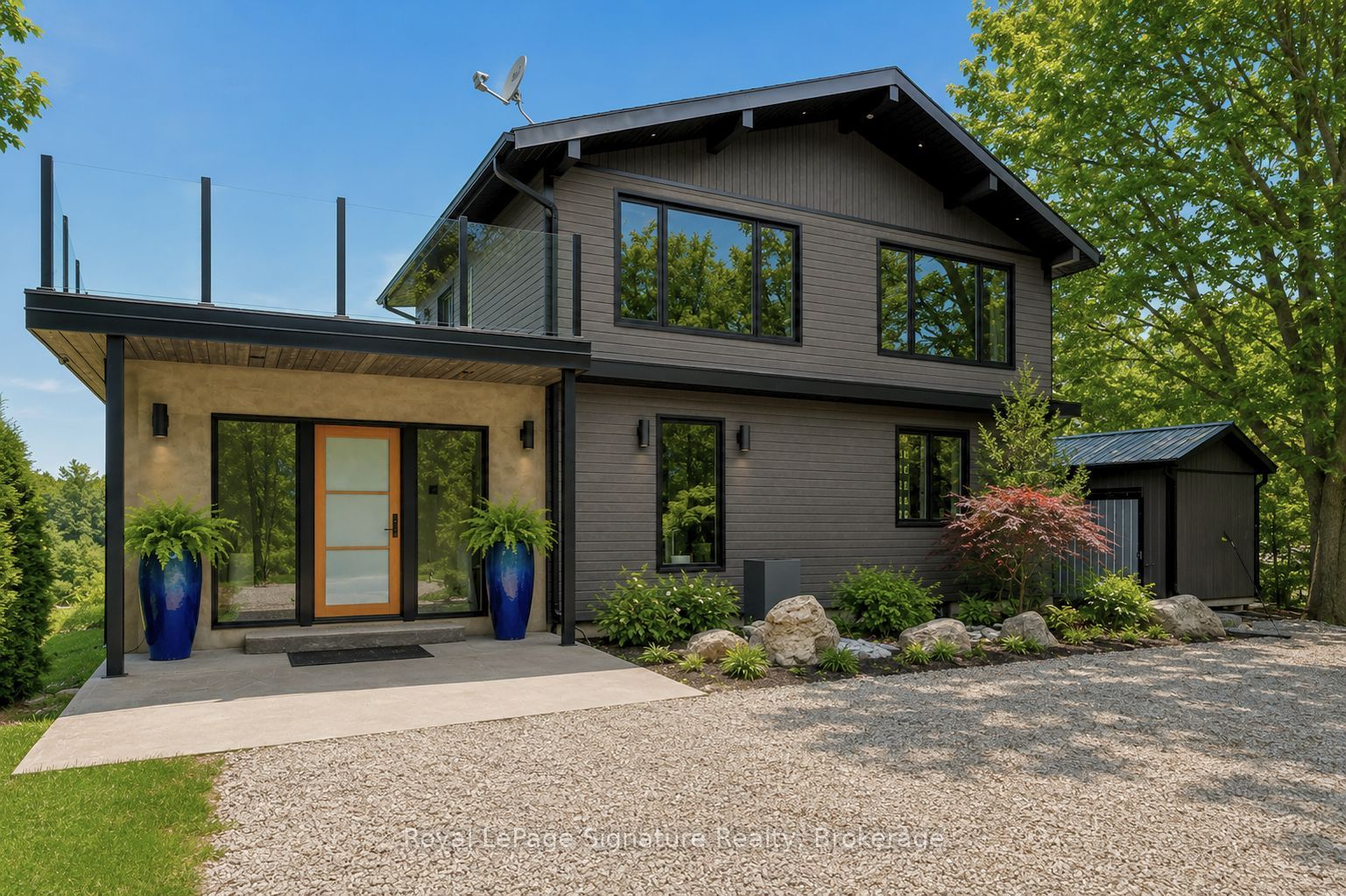 194552 13 Grey Road Property Photo 4