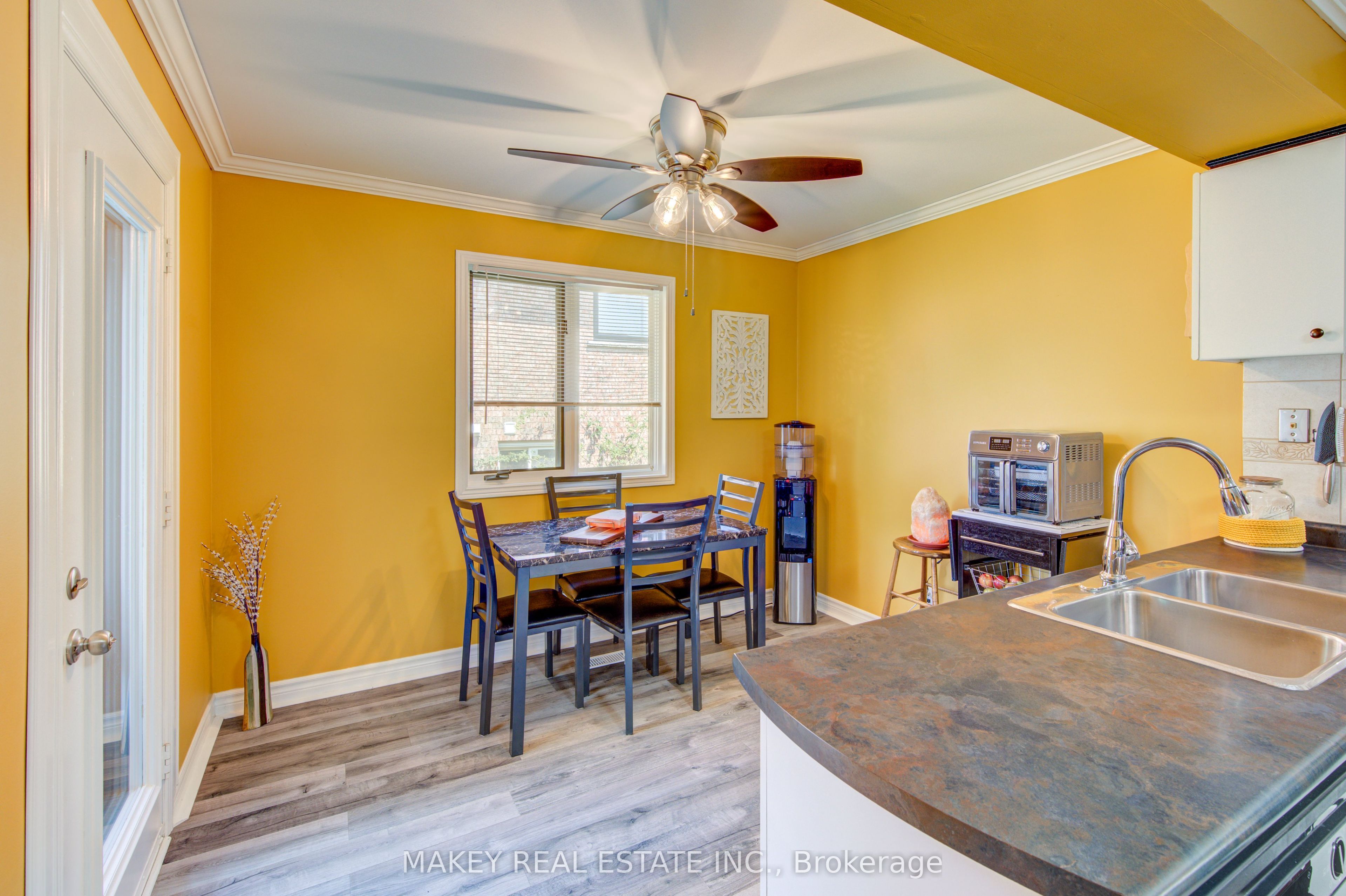 39 King Street Property Photo 11