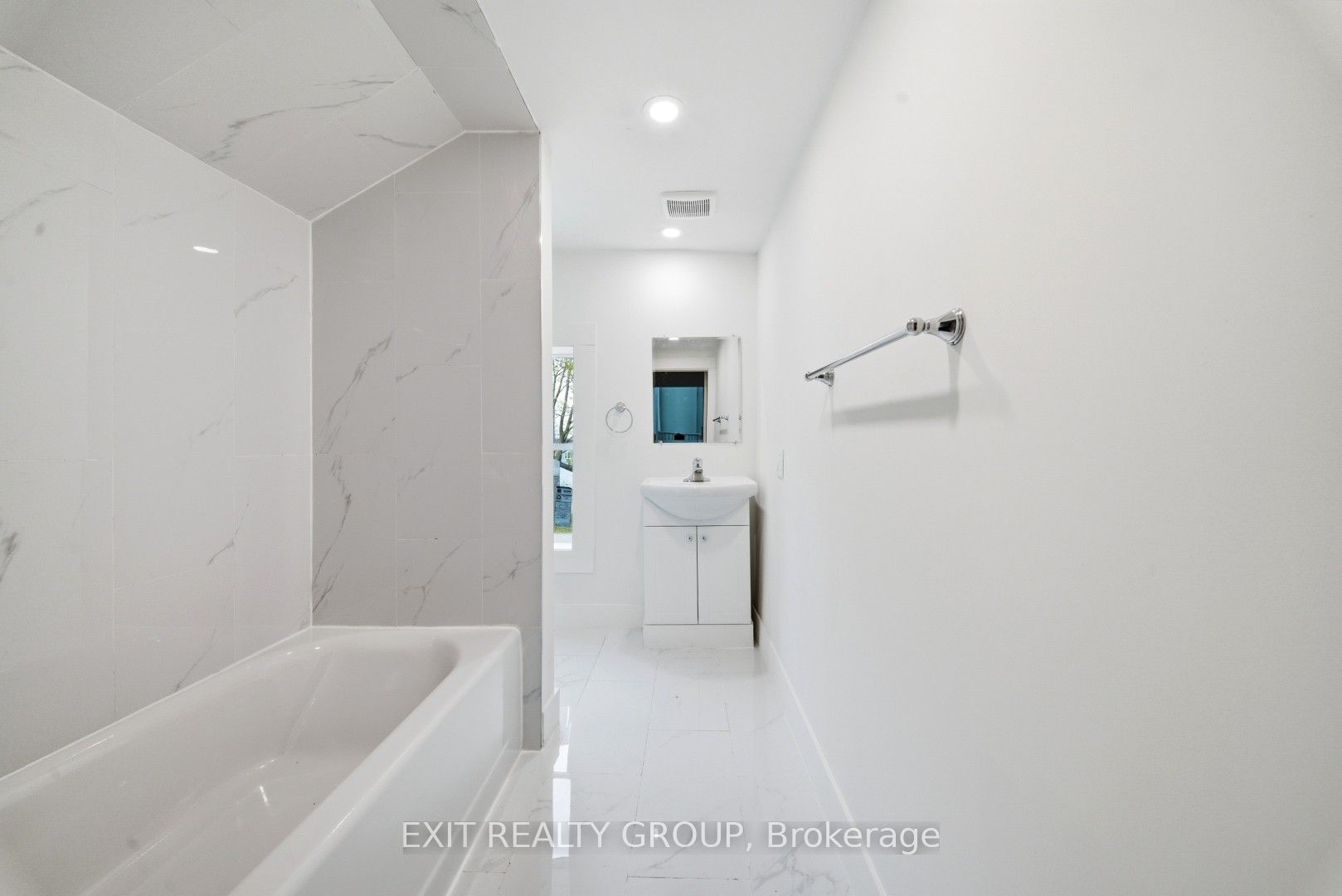 24 Albion Street Property Photo 17