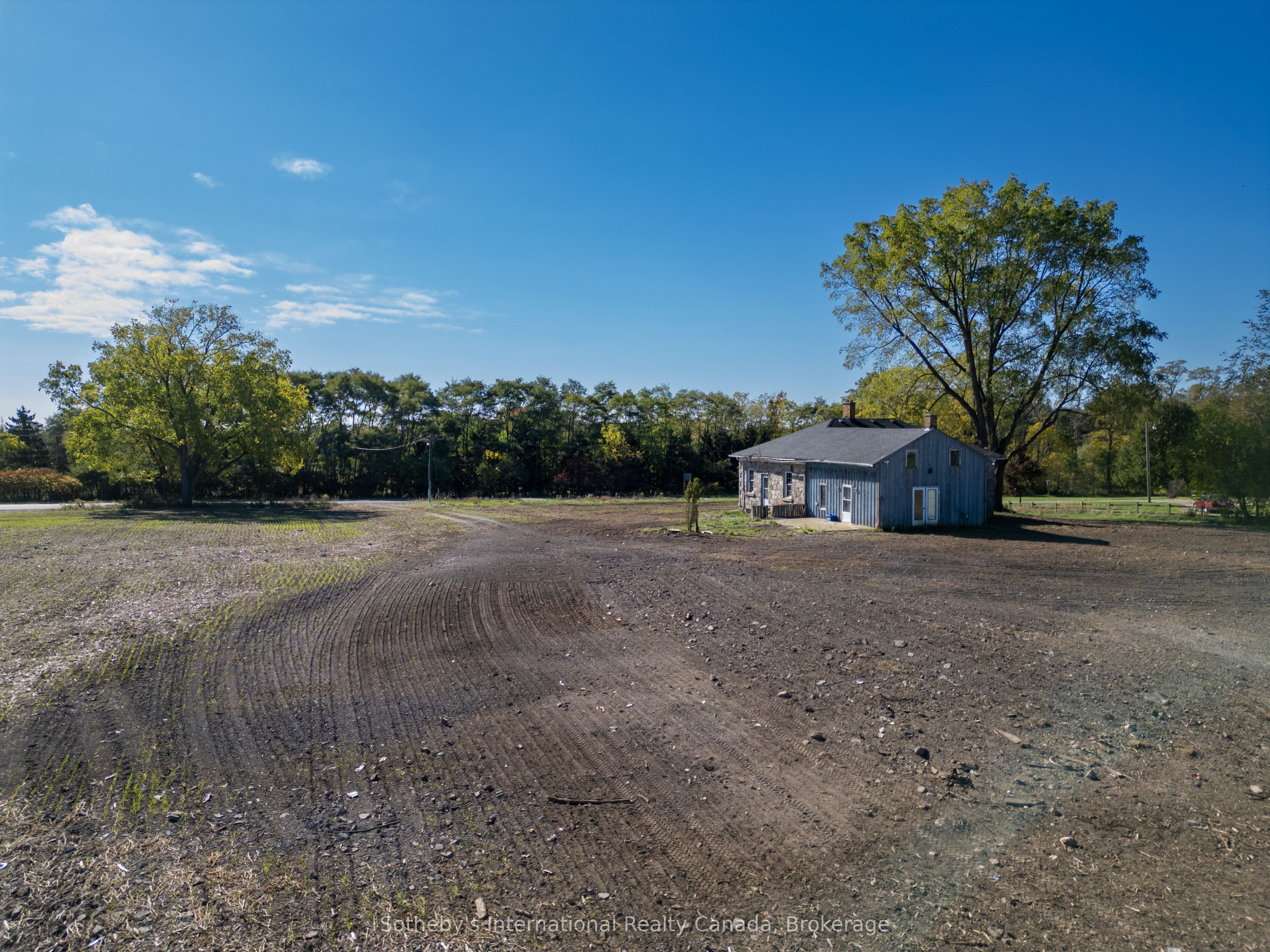 343 Blue Lake Road Property Photo 4