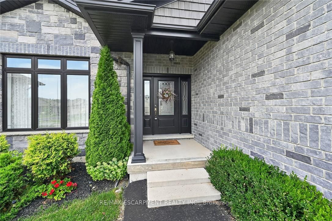 26 Stonebridge Place Property Photo 4