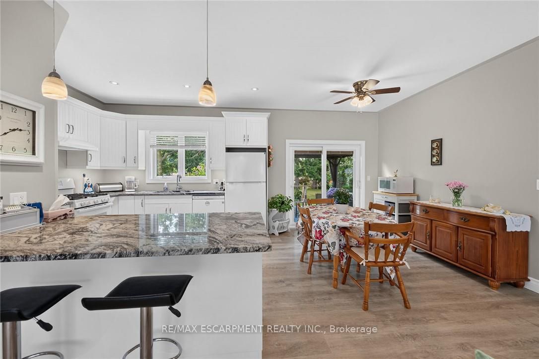26 Stonebridge Place Property Photo 10