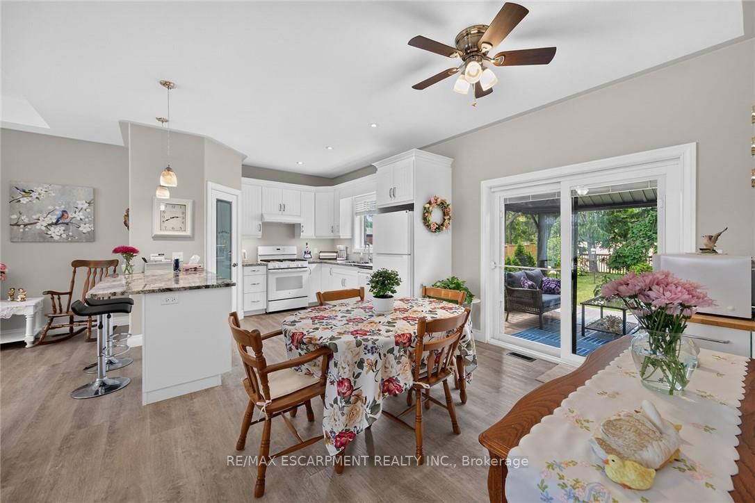26 Stonebridge Place Property Photo 12