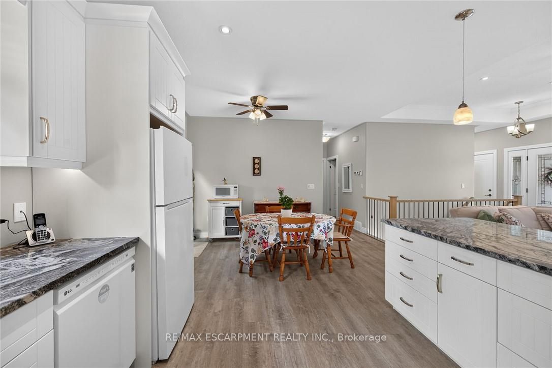 26 Stonebridge Place Property Photo 16